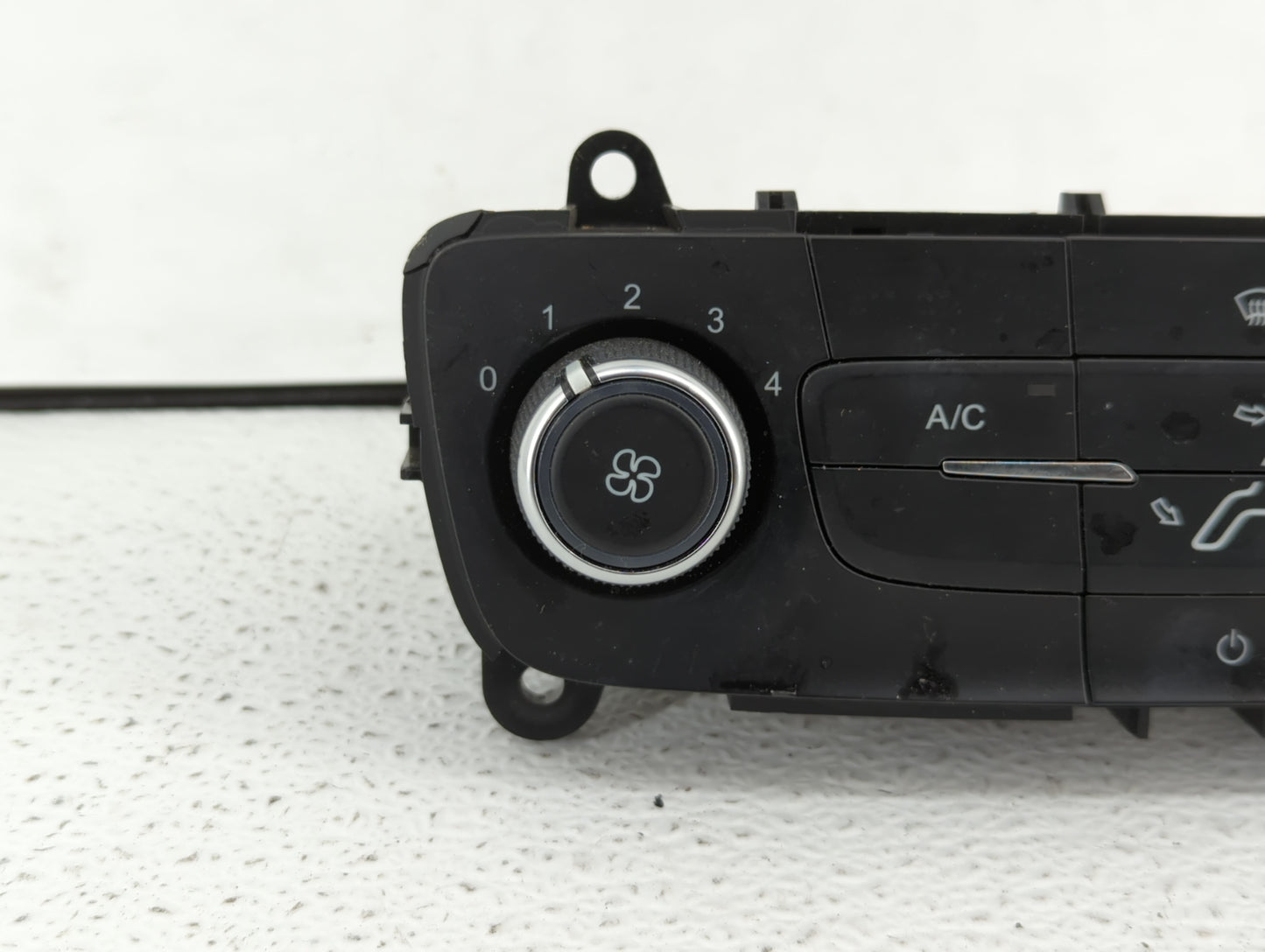 2015-2018 Ford Focus Climate Control Module Temperature AC/Heater Replacement P/N:F1ET-18K811-KD F1ET-18549 Fits OEM Used Au