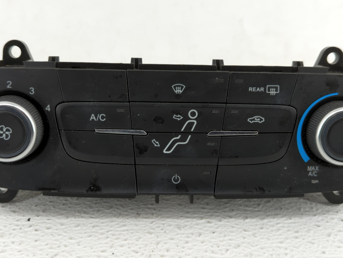 2015-2018 Ford Focus Climate Control Module Temperature AC/Heater Replacement P/N:F1ET-18K811-KD F1ET-18549 Fits OEM Used Au