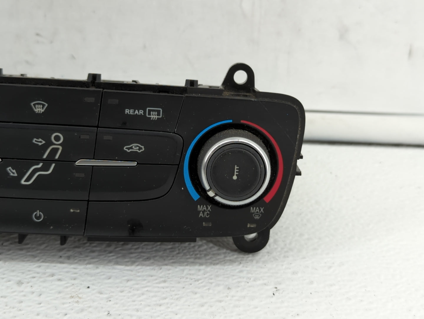 2015-2018 Ford Focus Climate Control Module Temperature AC/Heater Replacement P/N:F1EB-18835-M F1ET-18K811-KD Fits OEM Used 