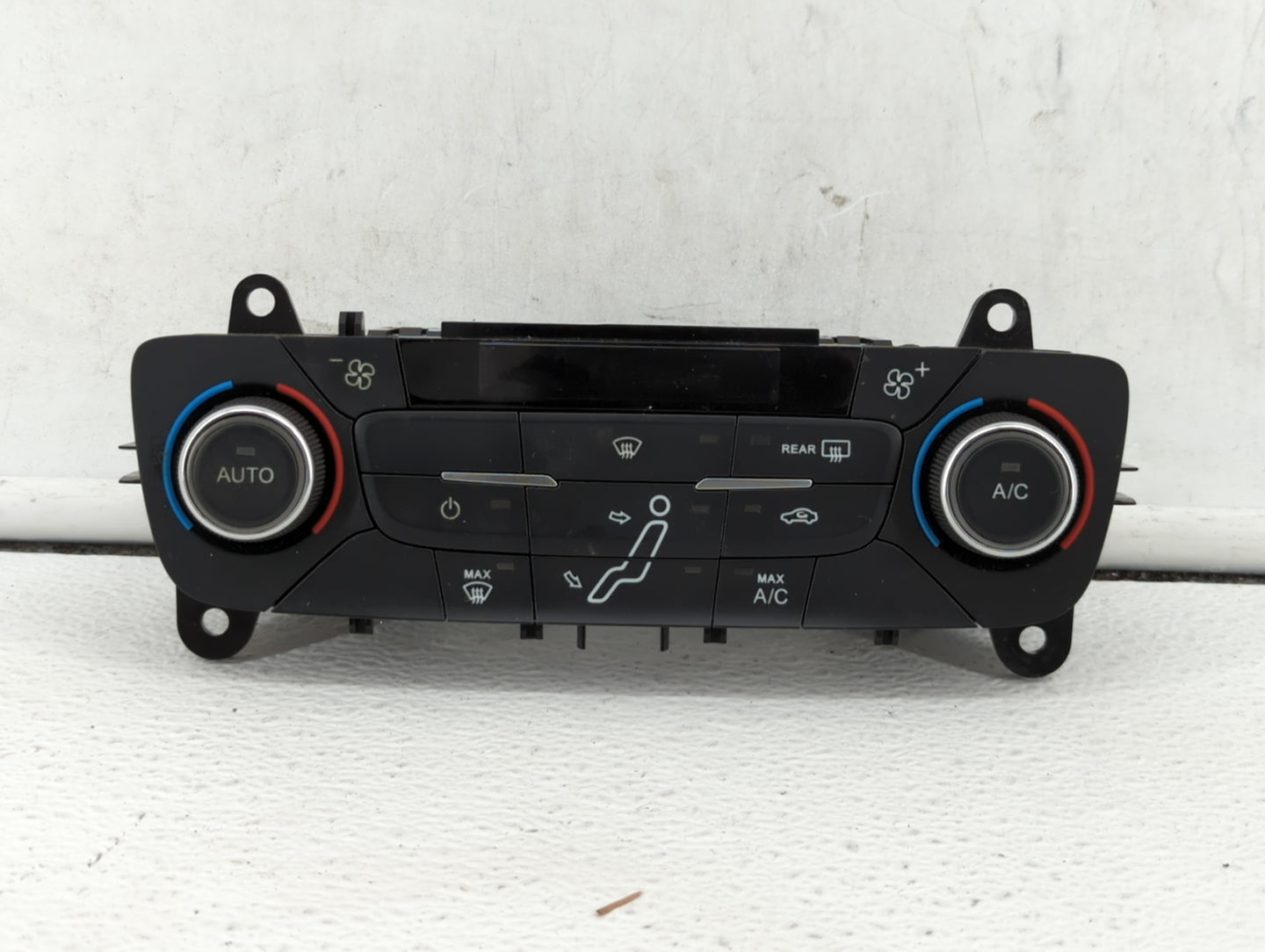 2015-2018 Ford Focus Climate Control Module Temperature AC/Heater Replacement P/N:F1ET-18549 F1ET-18C612-AG Fits OEM Used Au