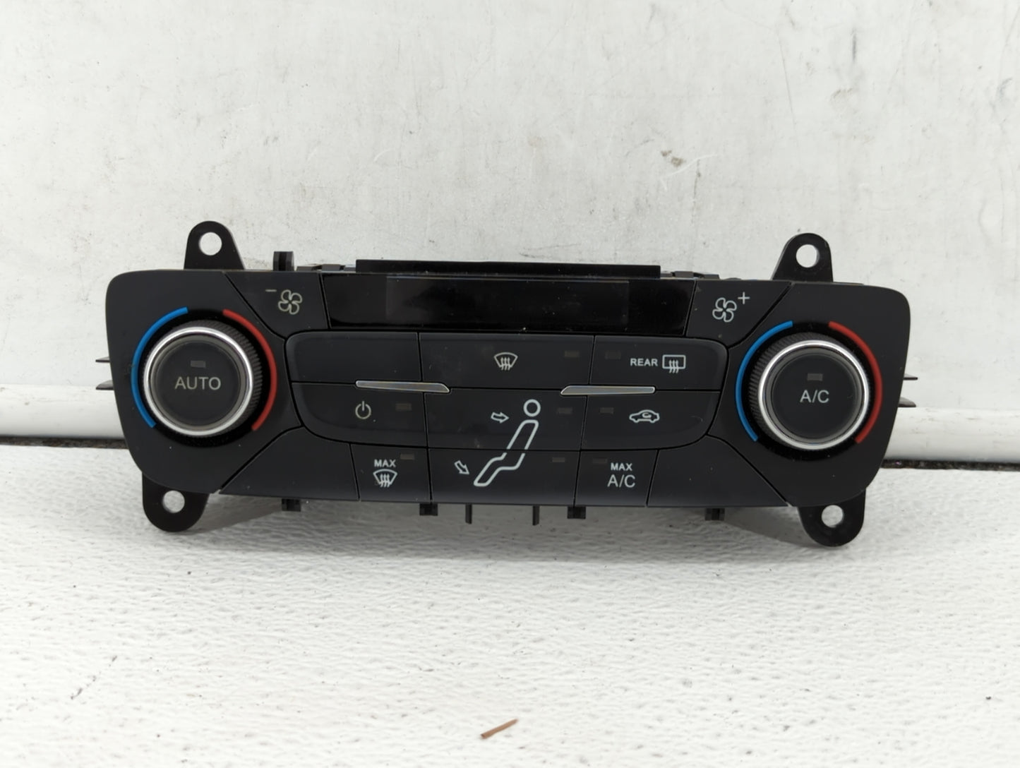 2015-2018 Ford Focus Climate Control Module Temperature AC/Heater Replacement P/N:F1ET-18549 F1ET-18C612-AG Fits OEM Used Au