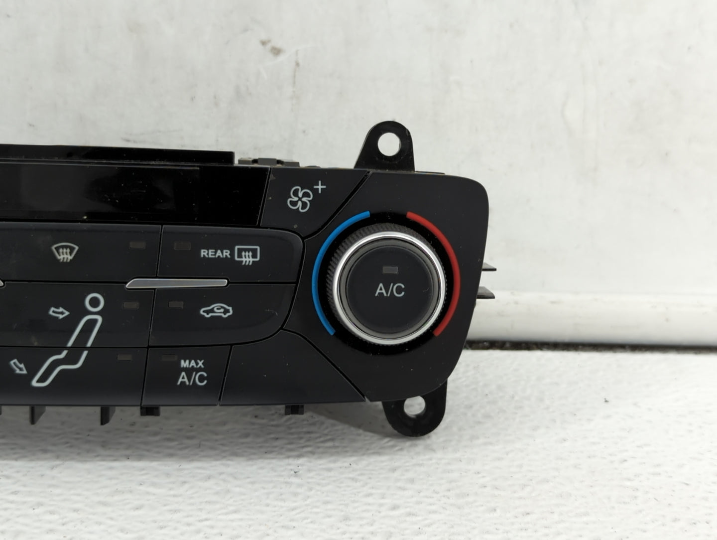 2015-2018 Ford Focus Climate Control Module Temperature AC/Heater Replacement P/N:F1ET-18549 F1ET-18C612-AG Fits OEM Used Au