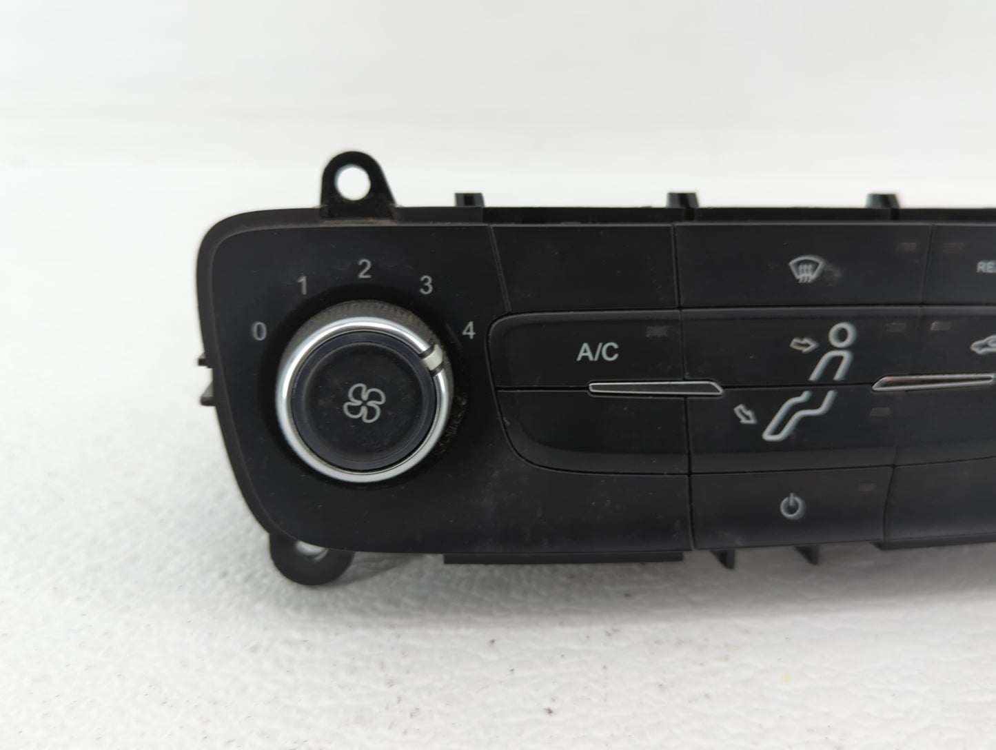 2015-2018 Ford Focus Climate Control Module Temperature AC/Heater Replacement P/N:F1ET-19980-JJ F1ET-19980-JE Fits OEM Used 