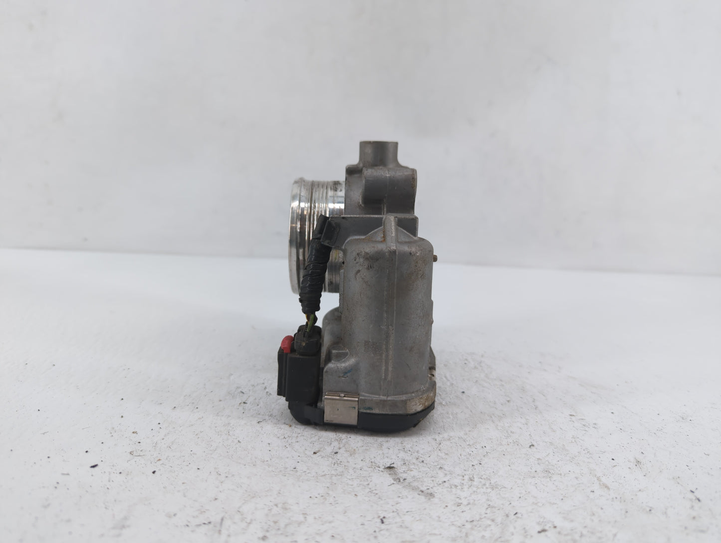 2014-2018 Ford Focus Throttle Body P/N:0 280 750 566 DS7E-9F991-BB Fits Fits 2014 2015 2016 2017 2018 2019 OEM Used Auto Par