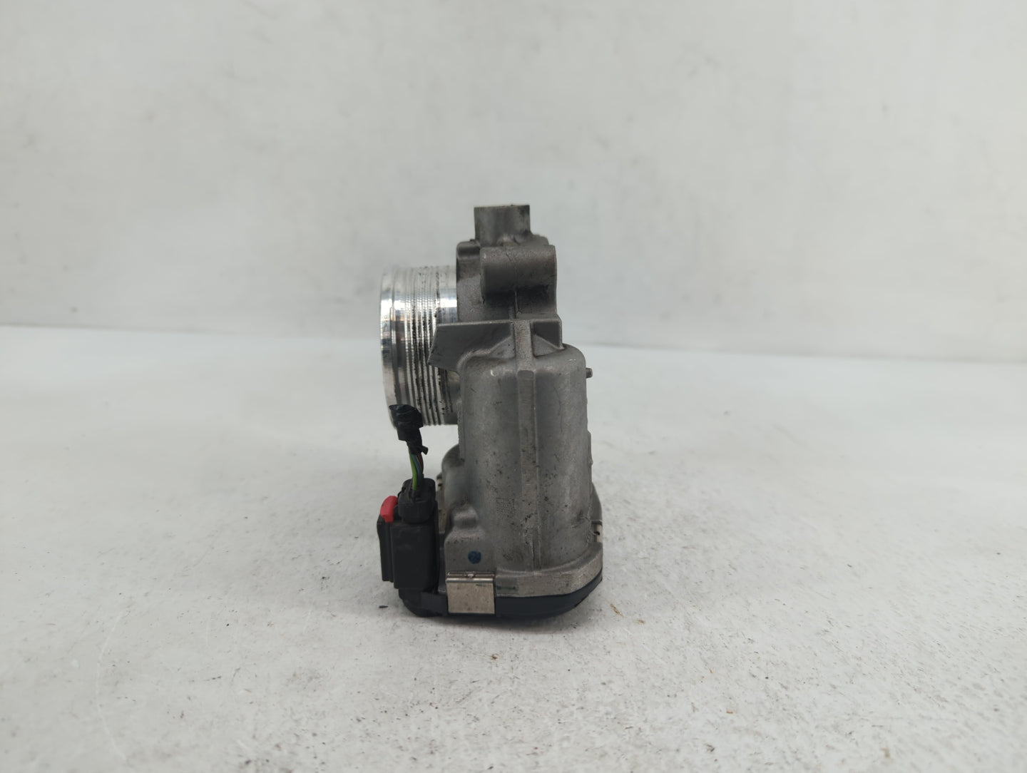 2014-2018 Ford Focus Throttle Body P/N:0 280 750 566 DS7E-9F991-BB Fits Fits 2014 2015 2016 2017 2018 2019 OEM Used Auto Par