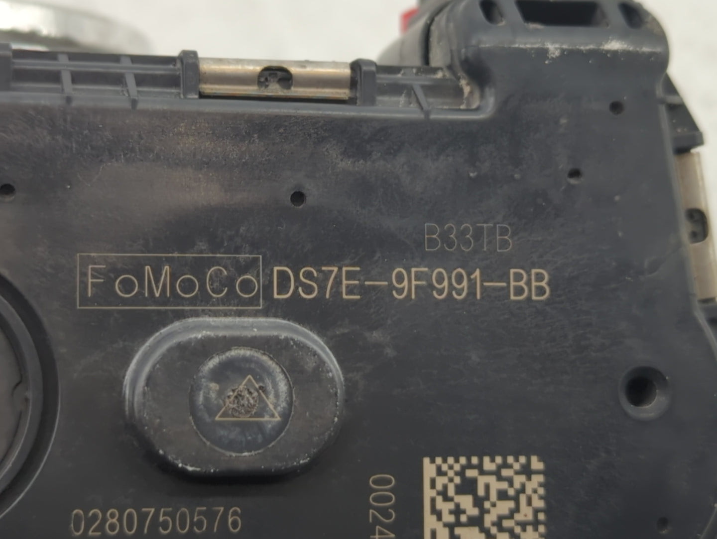 2014-2018 Ford Focus Throttle Body P/N:0 280 750 566 DS7E-9F991-BB Fits Fits 2014 2015 2016 2017 2018 2019 OEM Used Auto Par