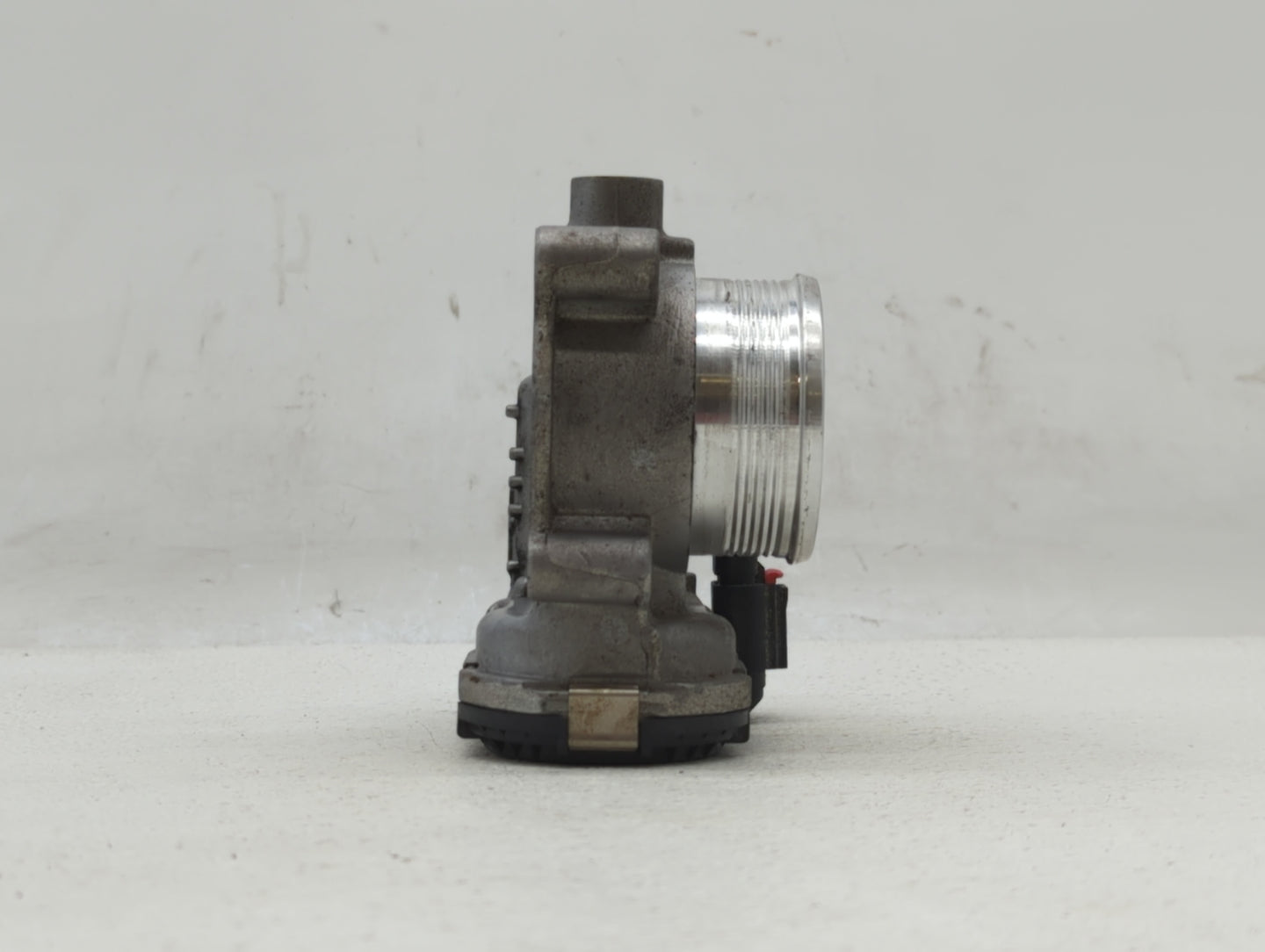 2014-2018 Ford Focus Throttle Body P/N:0 280 750 566 DS7E-9F991-BB Fits Fits 2014 2015 2016 2017 2018 2019 OEM Used Auto Par