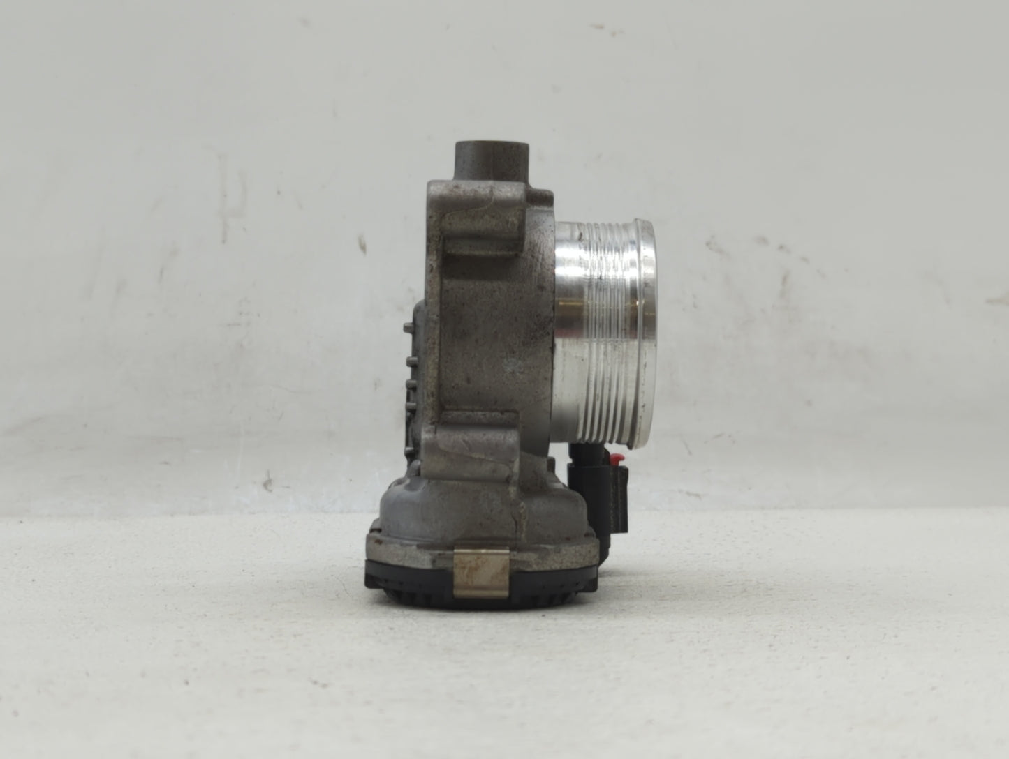 2014-2018 Ford Focus Throttle Body P/N:0 280 750 566 DS7E-9F991-BB Fits Fits 2014 2015 2016 2017 2018 2019 OEM Used Auto Par