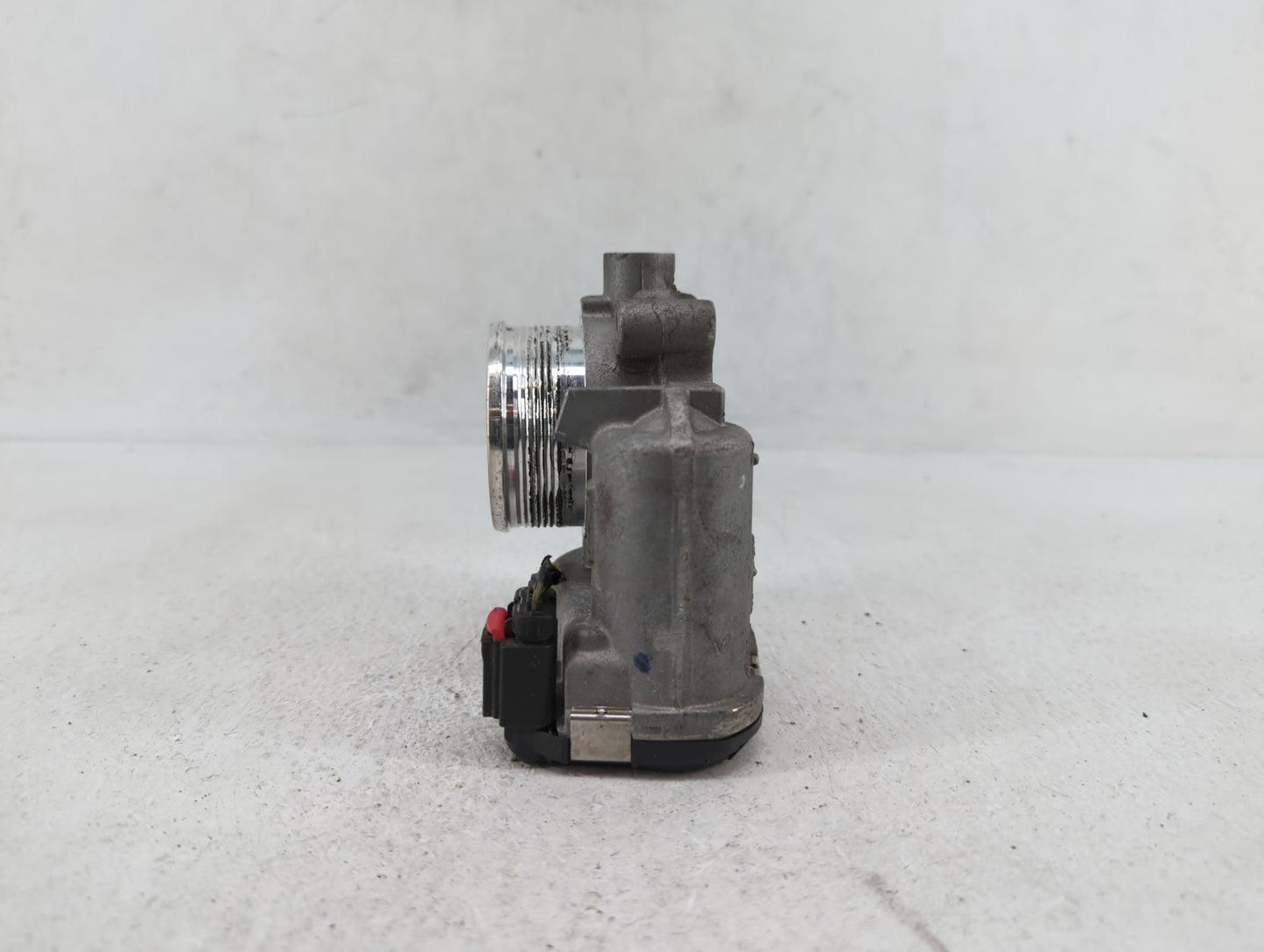 2014-2018 Ford Focus Throttle Body P/N:DS7E-9F991-BB Fits Fits 2014 2015 2016 2017 2018 2019 OEM Used Auto Parts - Oemusedau