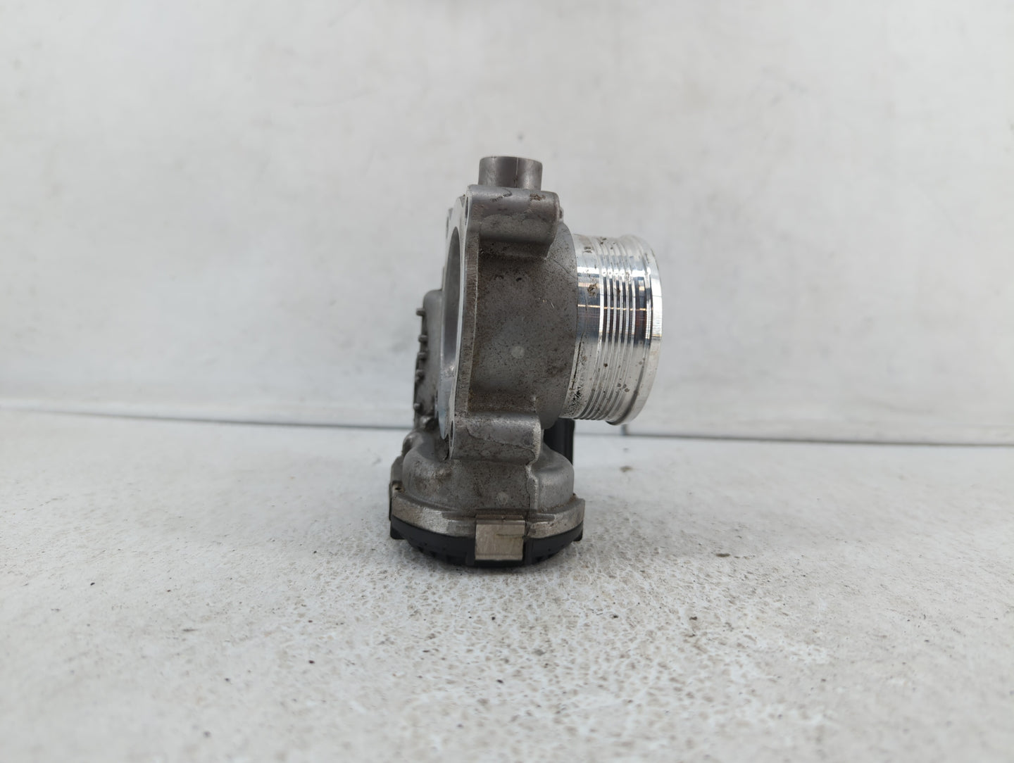 2014-2018 Ford Focus Throttle Body P/N:DS7E-9F991-BB Fits Fits 2014 2015 2016 2017 2018 2019 OEM Used Auto Parts - Oemusedau