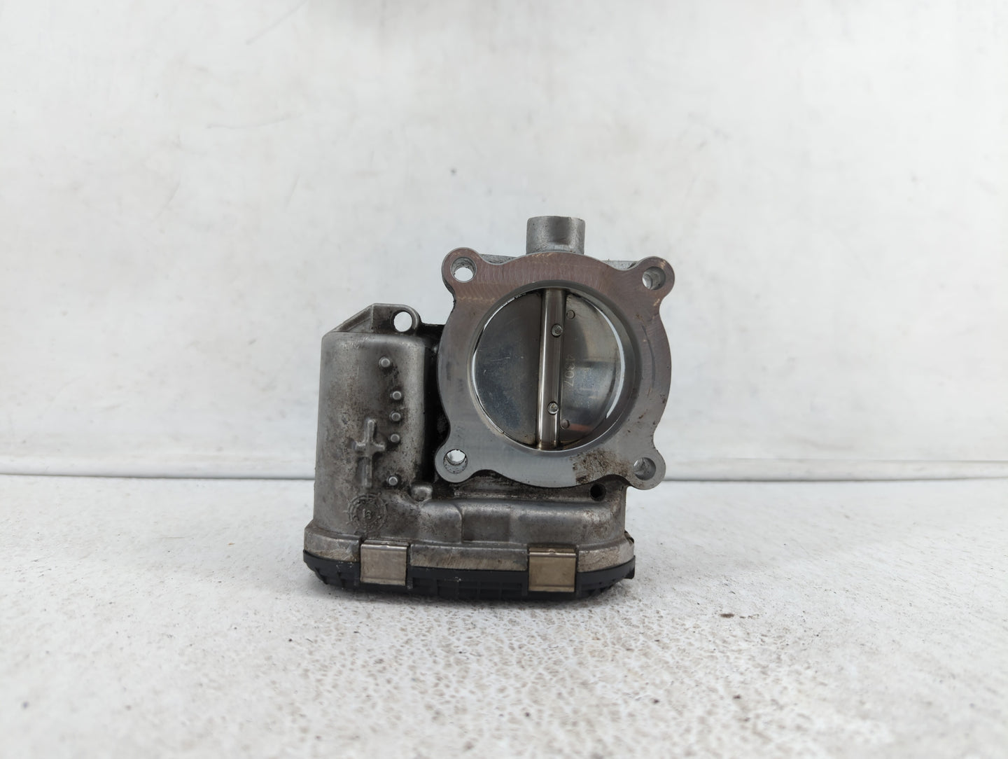 2014-2018 Ford Focus Throttle Body P/N:DS7E-9F991-BB Fits Fits 2014 2015 2016 2017 2018 2019 OEM Used Auto Parts - Oemusedau