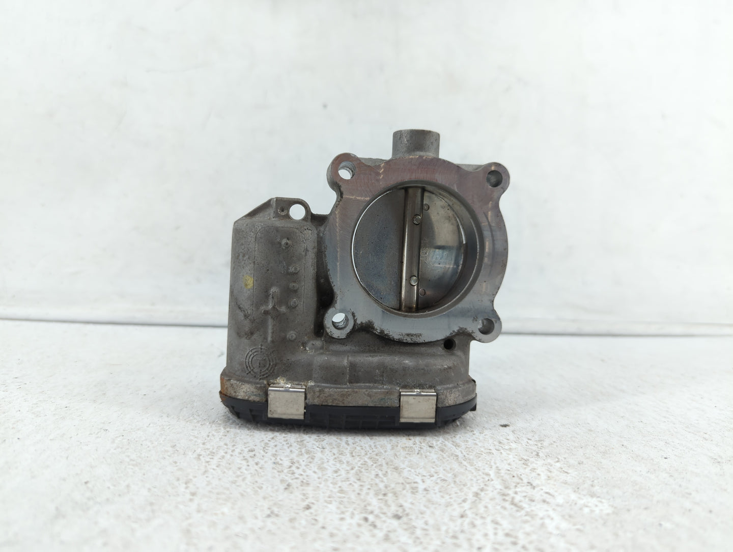 2014-2018 Ford Focus Throttle Body P/N:DS7E-9F991-BB Fits Fits 2014 2015 2016 2017 2018 2019 OEM Used Auto Parts - Oemusedau