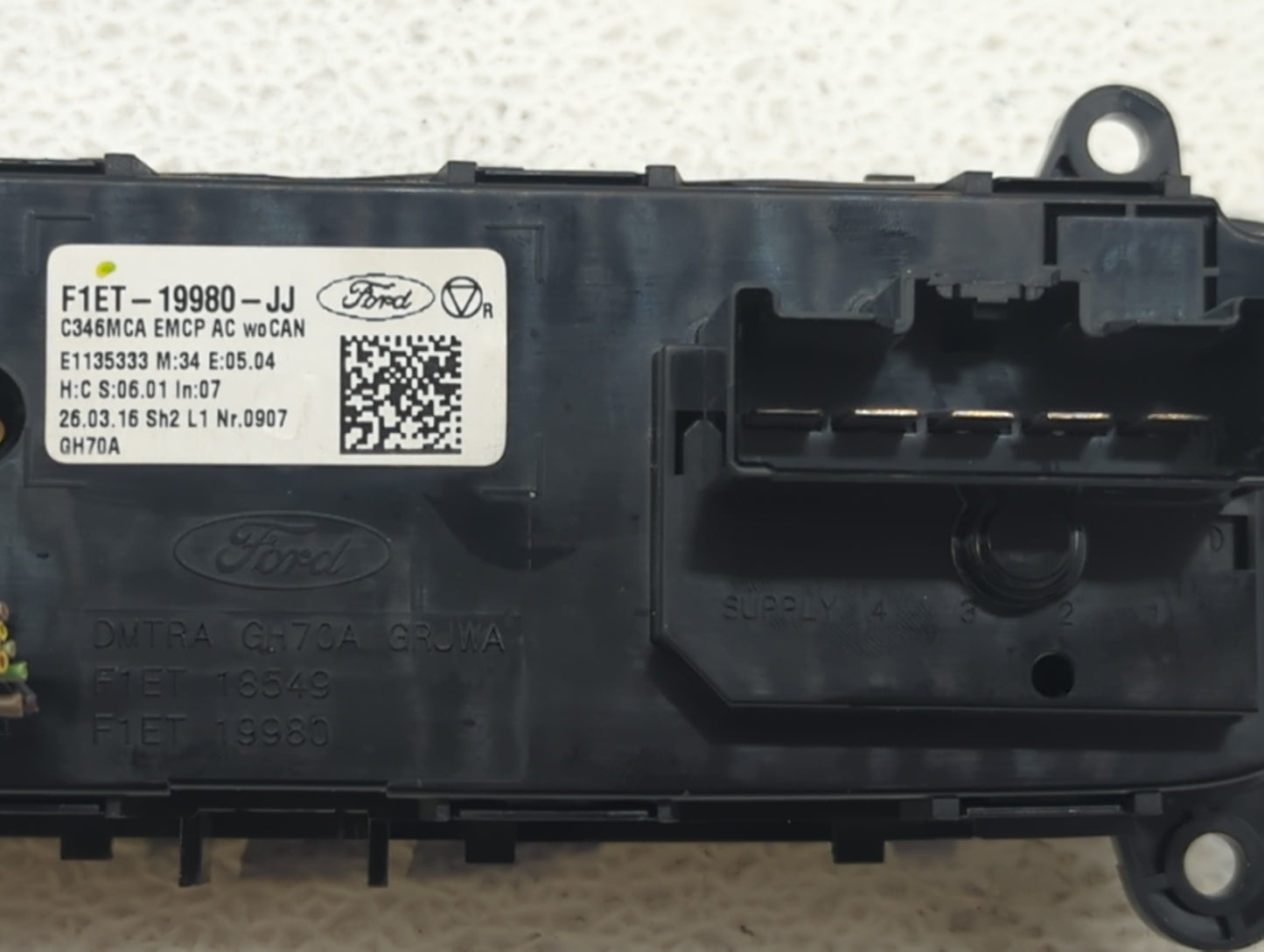 2015-2018 Ford Focus Climate Control Module Temperature AC/Heater Replacement P/N:F1ET-19980-JG F1ET-19980-JJ Fits OEM Used 