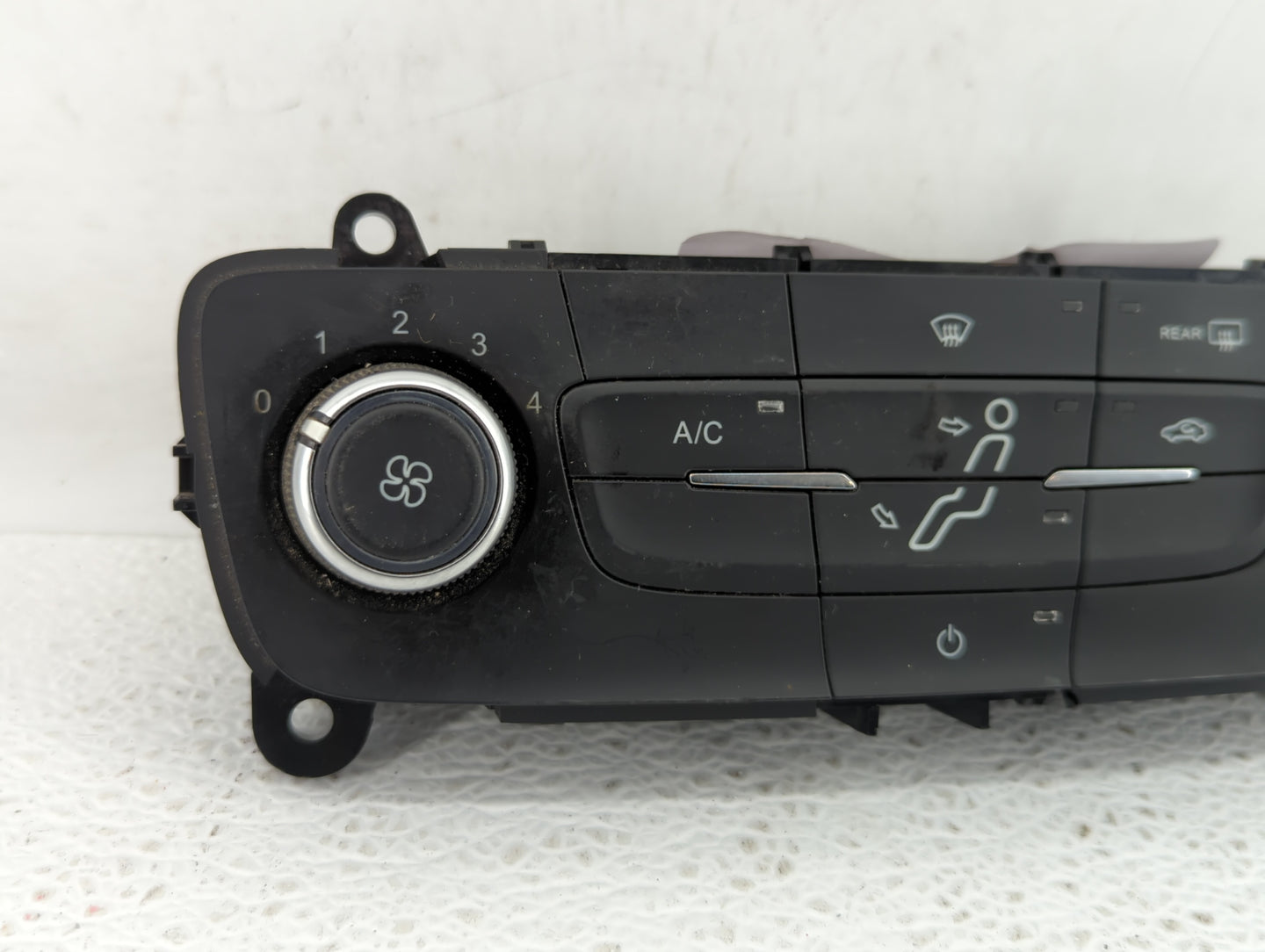 2015-2018 Ford Focus Climate Control Module Temperature AC/Heater Replacement P/N:F1ET-19980-JG F1ET-19980-JJ Fits OEM Used 