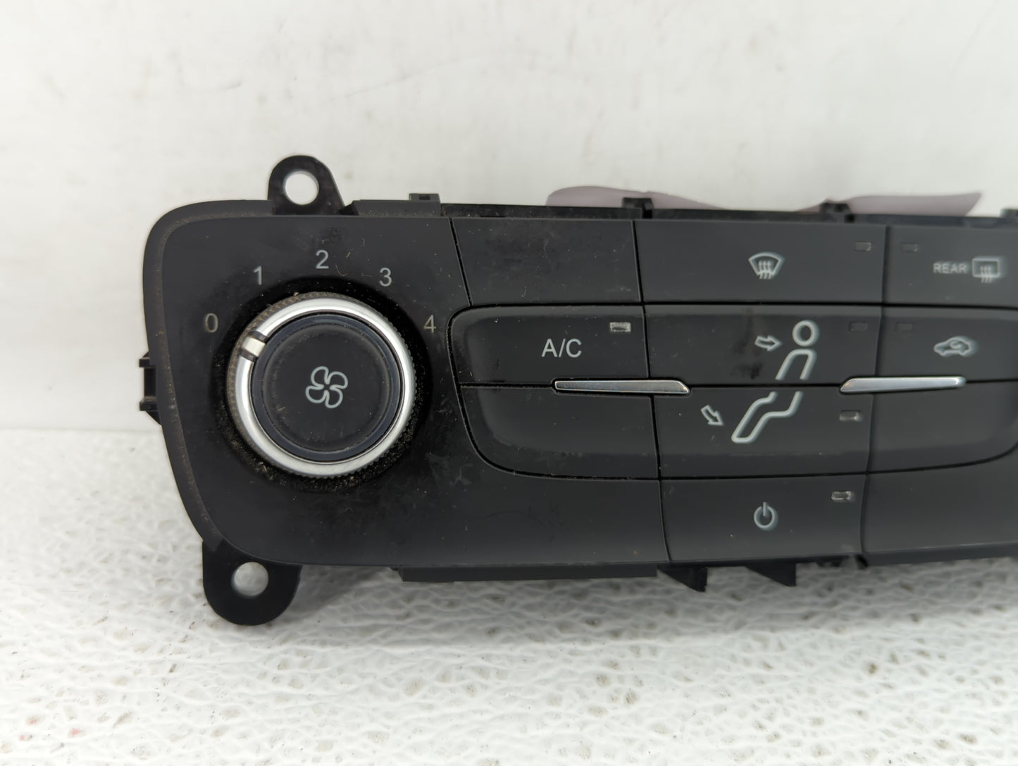 2015-2018 Ford Focus Climate Control Module Temperature AC/Heater Replacement P/N:F1ET-19980-JG F1ET-19980-JJ Fits OEM Used 