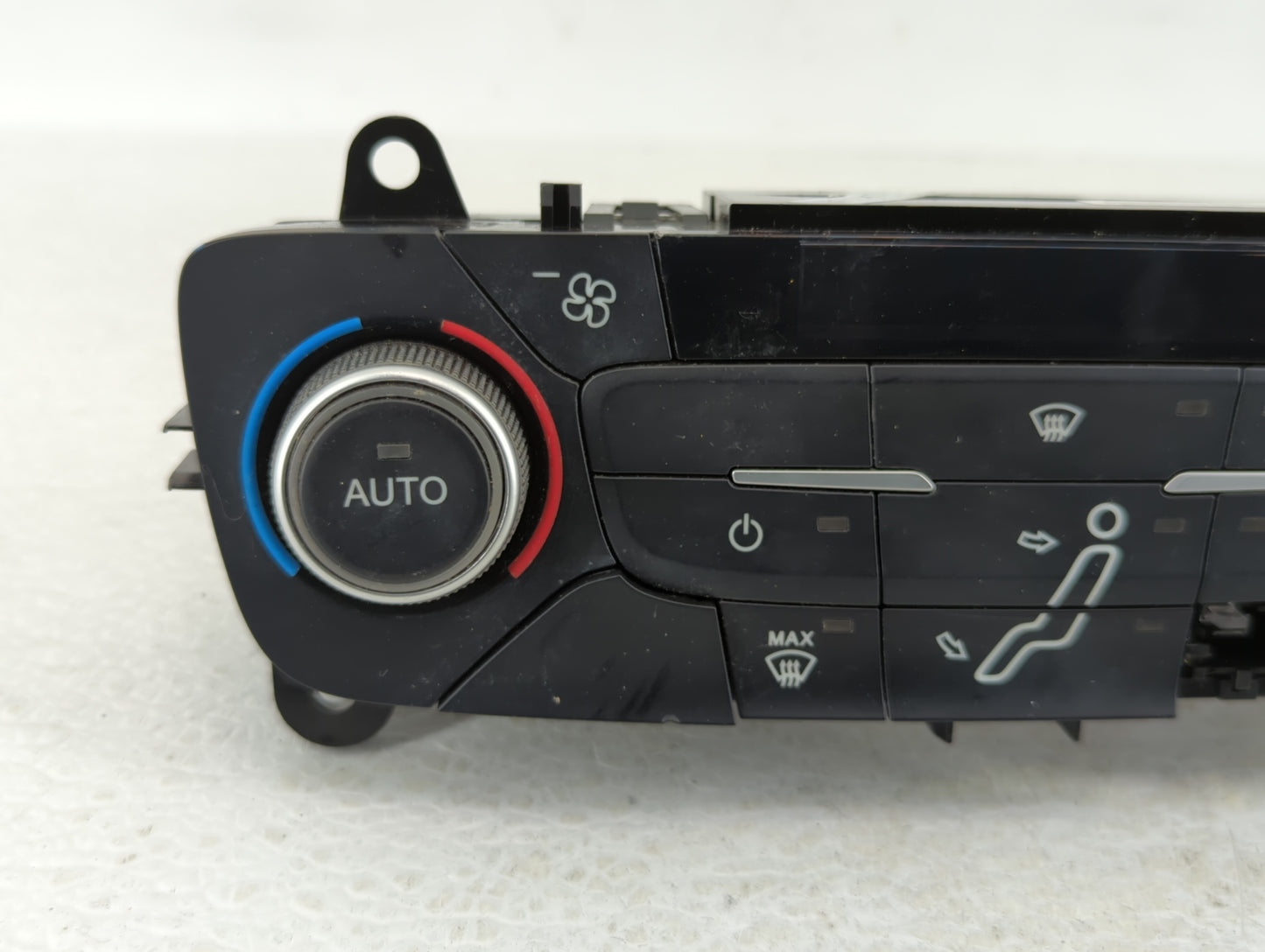 2015-2018 Ford Focus Climate Control Module Temperature AC/Heater Replacement P/N:F1ET-18C612-AJ J1ET18K811KA Fits OEM Used 