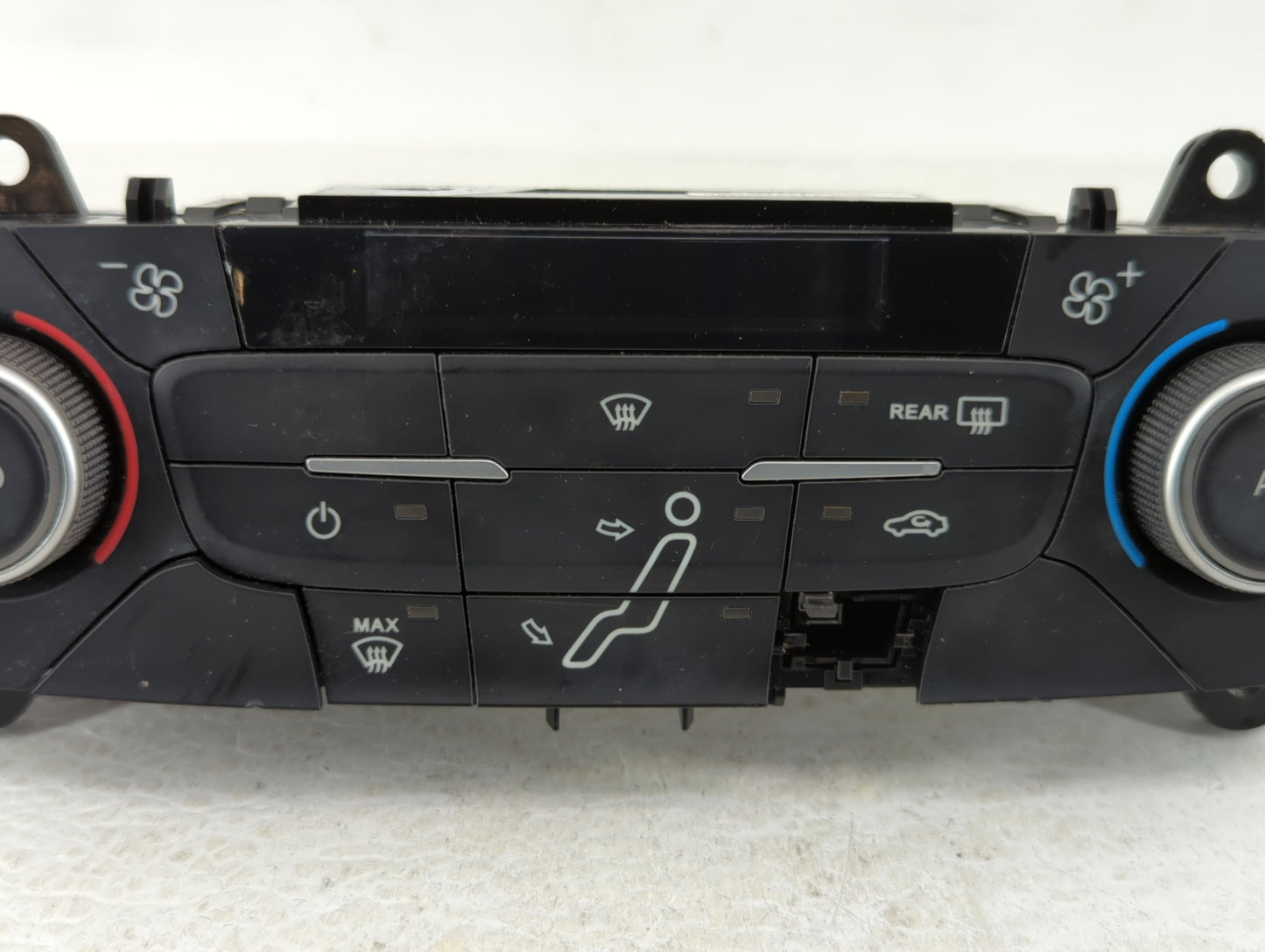 2015-2018 Ford Focus Climate Control Module Temperature AC/Heater Replacement P/N:F1ET-18C612-AJ J1ET18K811KA Fits OEM Used 