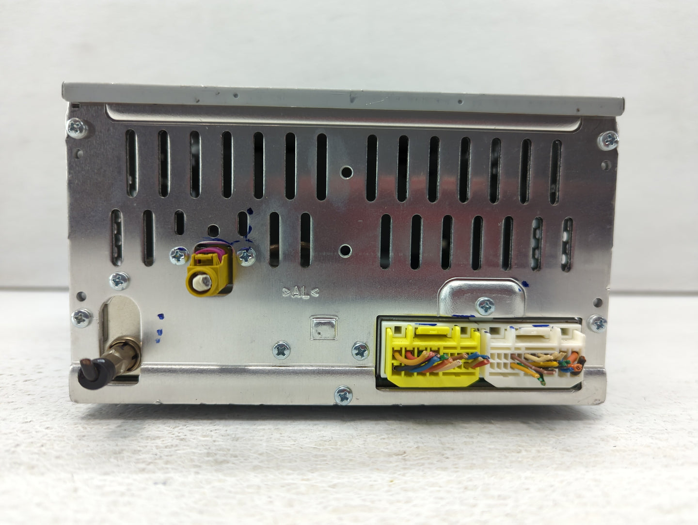 2016-2018 Ford Focus Radio AM FM Cd Player Receiver Replacement P/N:96170B2090CA Fits Fits 2016 2017 2018 OEM Used Auto Part