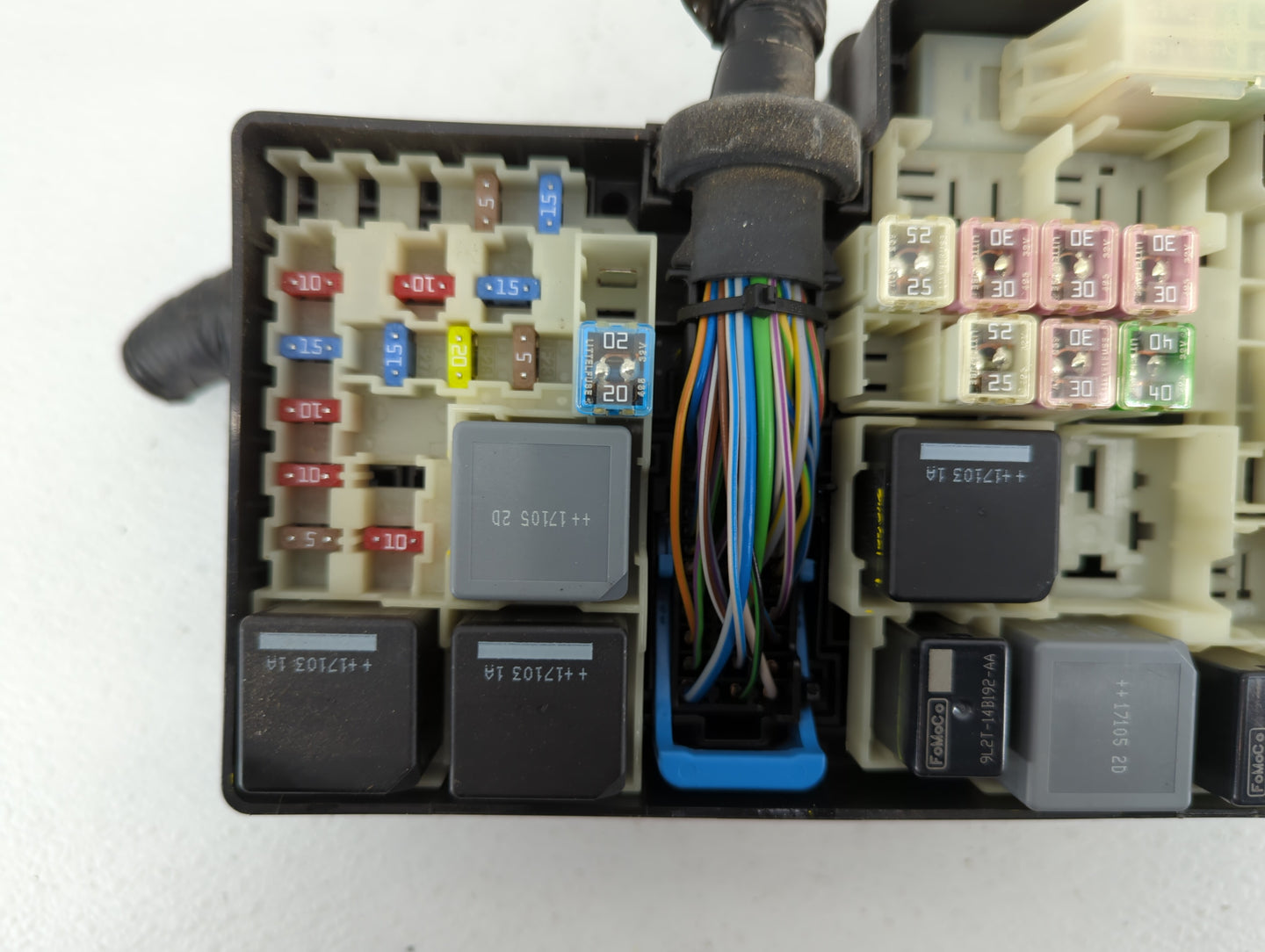 2017-2018 Ford Focus Fusebox Fuse Box Panel Relay Module P/N:AV6T-14A067-AD Fits Fits 2017 2018 OEM Used Auto Parts - Oemuse