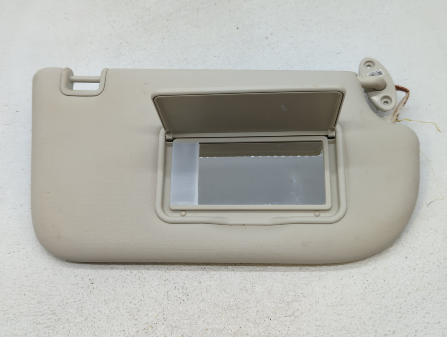 2013-2018 Ford Focus Sun Visor Shade Replacement Driver Left Mirror Fits Fits 2013 2014 2015 2016 2017 2018 OEM Used Auto Pa