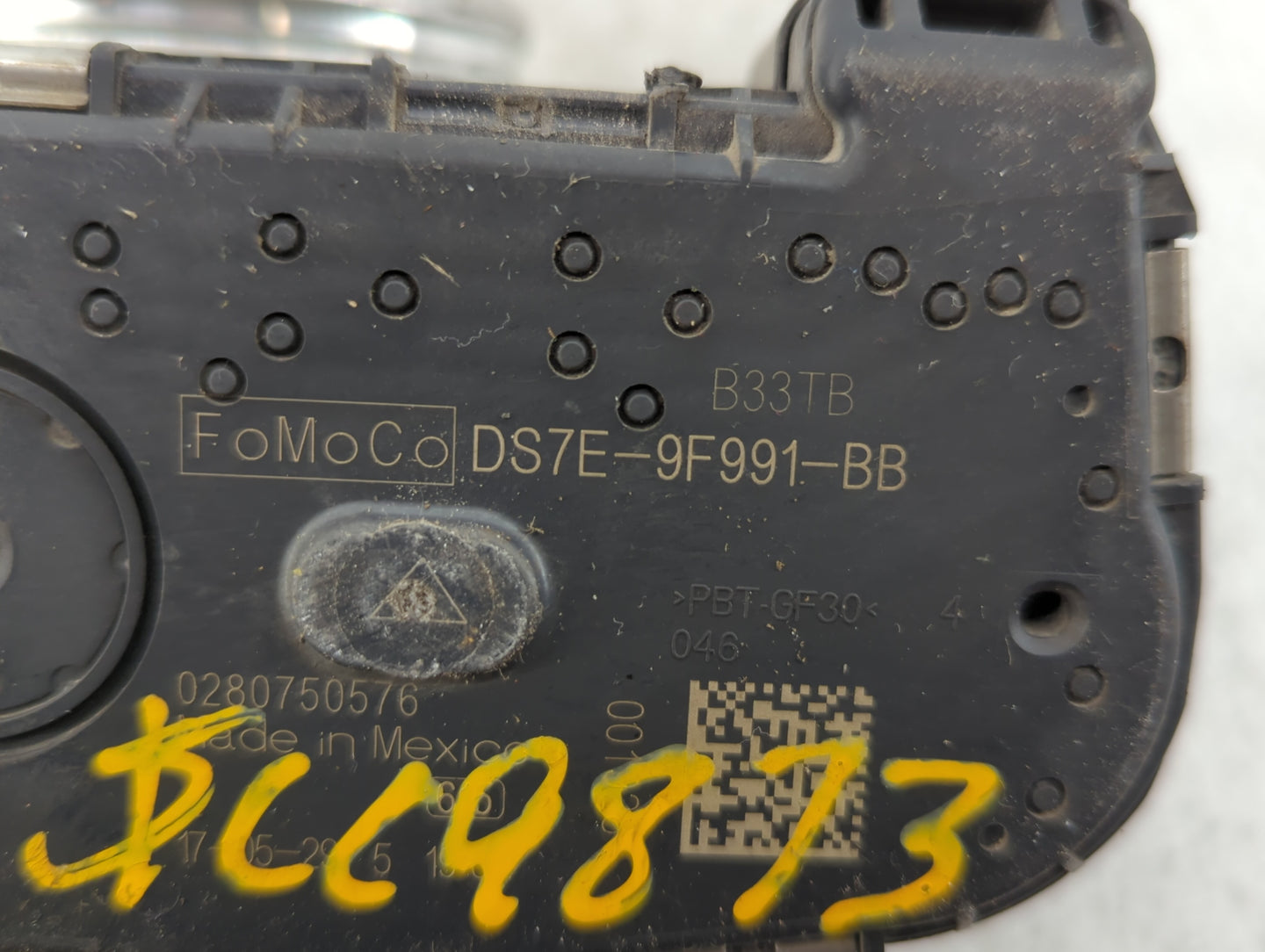 2014-2018 Ford Focus Throttle Body P/N:DS7E-9F991-BB Fits Fits 2014 2015 2016 2017 2018 2019 2020 2021 2022 OEM Used Auto Pa