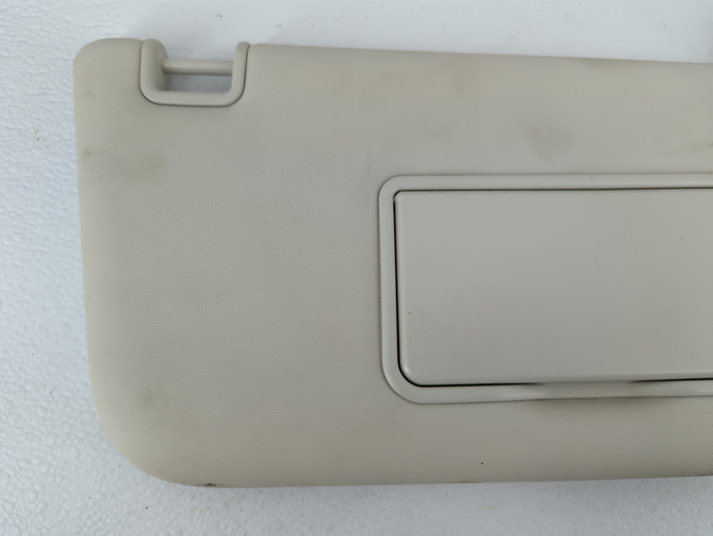 2013-2018 Ford Focus Sun Visor Shade Replacement Passenger Right Mirror Fits Fits 2013 2014 2015 2016 2017 2018 OEM Used Aut