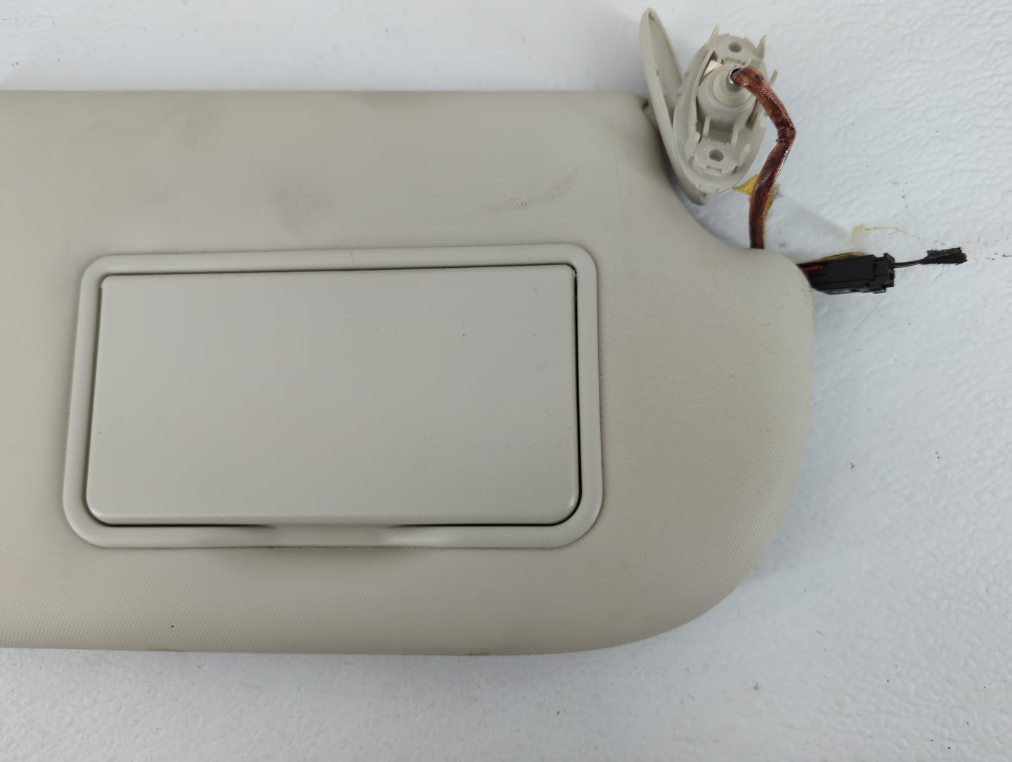 2013-2018 Ford Focus Sun Visor Shade Replacement Passenger Right Mirror Fits Fits 2013 2014 2015 2016 2017 2018 OEM Used Aut