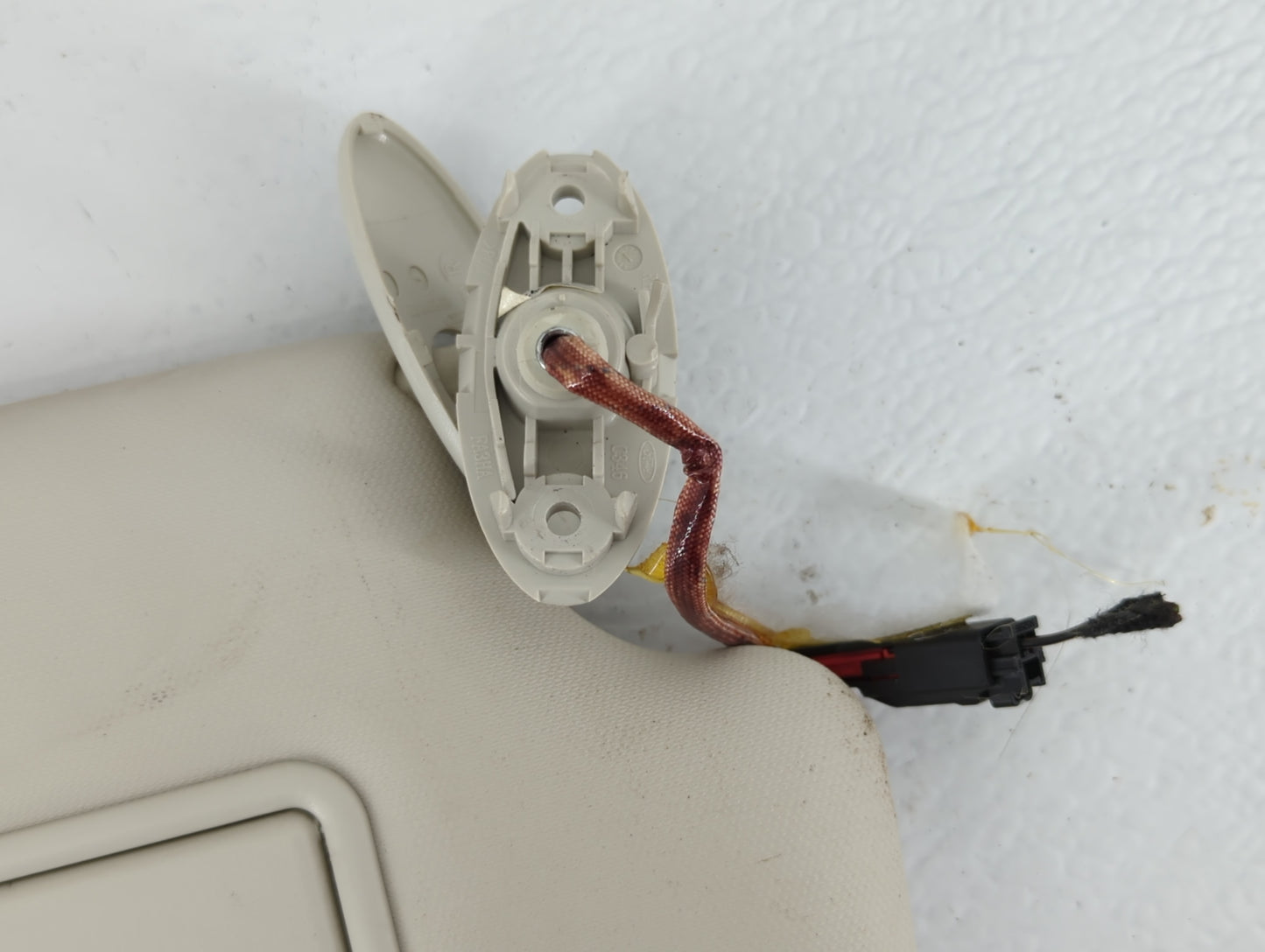 2013-2018 Ford Focus Sun Visor Shade Replacement Passenger Right Mirror Fits Fits 2013 2014 2015 2016 2017 2018 OEM Used Aut