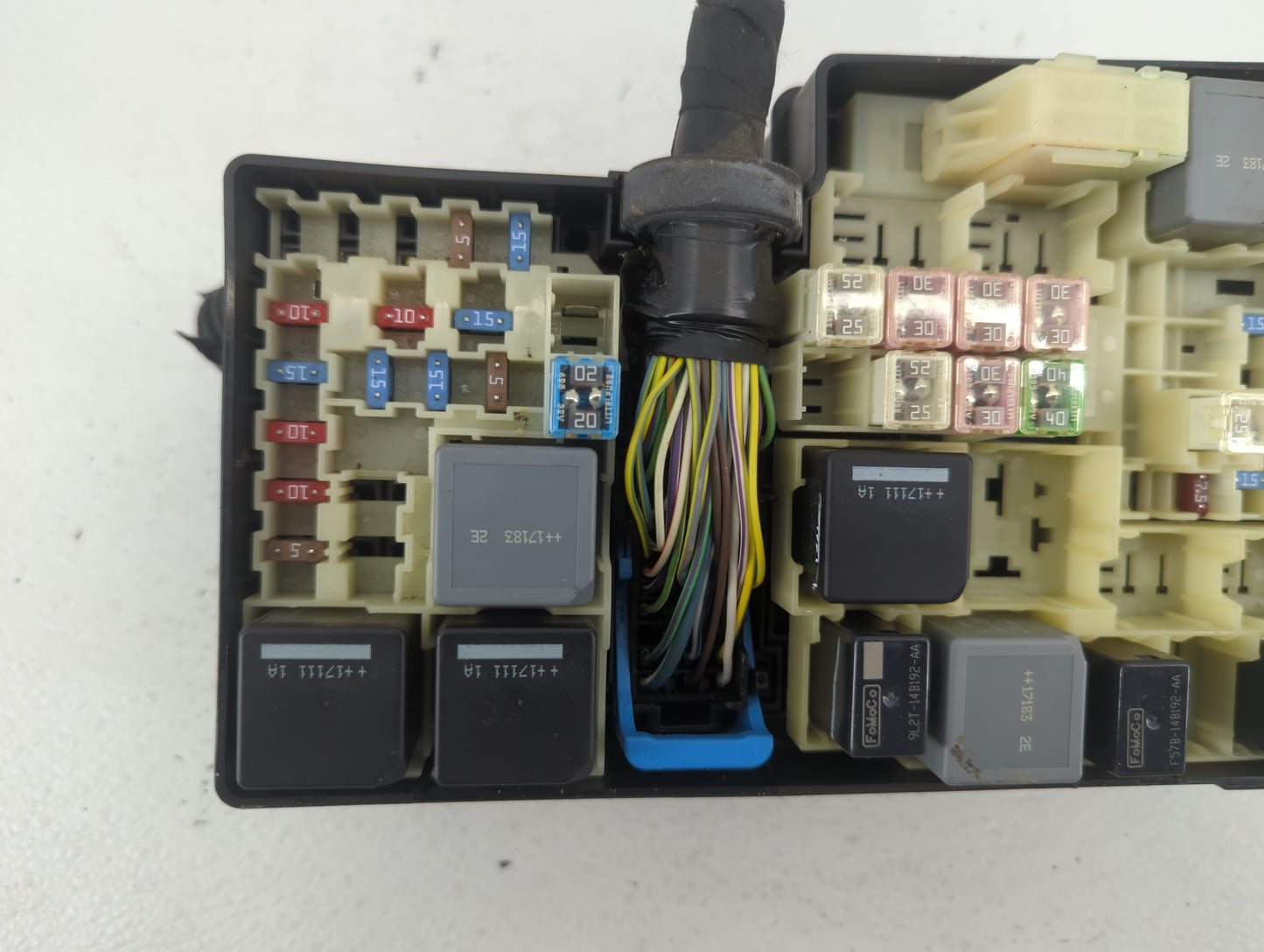 2017-2018 Ford Focus Fusebox Fuse Box Panel Relay Module P/N:AV6T-14A067-AD Fits Fits 2017 2018 OEM Used Auto Parts - Oemuse
