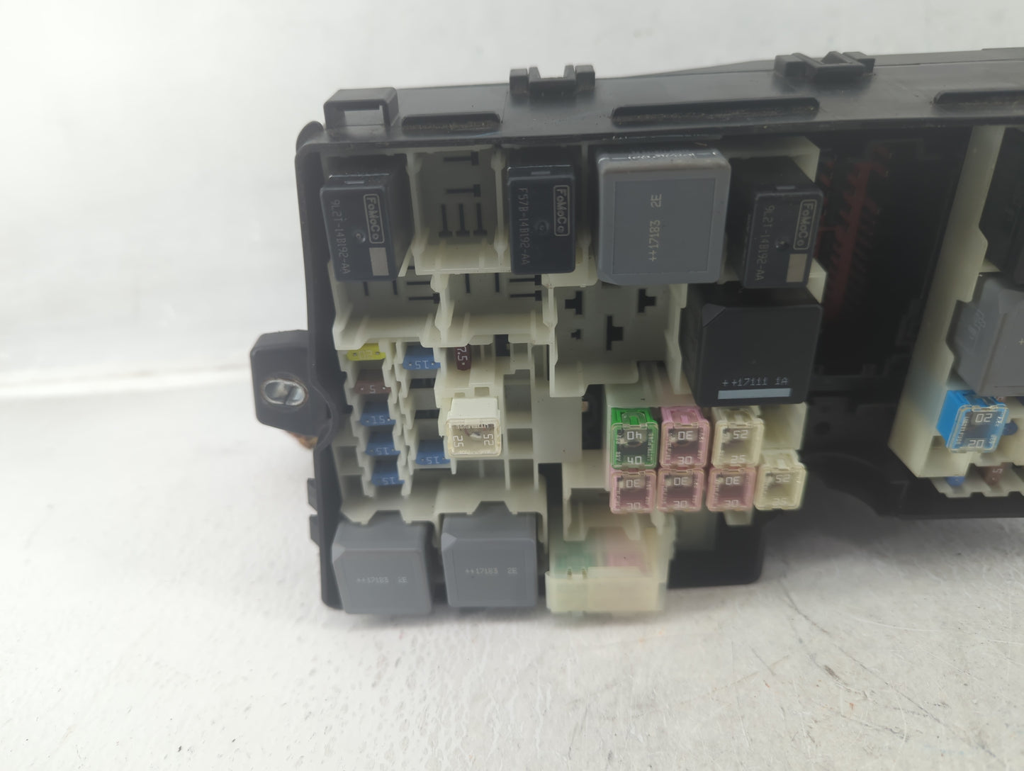 2017-2018 Ford Focus Fusebox Fuse Box Panel Relay Module P/N:AV6T-14A142-AB Fits Fits 2017 2018 OEM Used Auto Parts - Oemuse