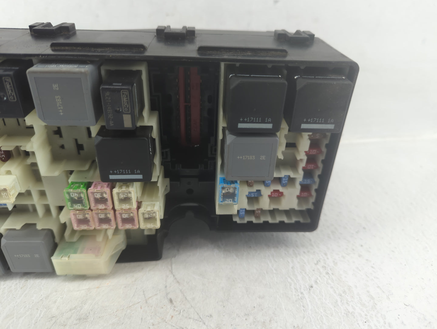 2017-2018 Ford Focus Fusebox Fuse Box Panel Relay Module P/N:AV6T-14A142-AB Fits Fits 2017 2018 OEM Used Auto Parts - Oemuse