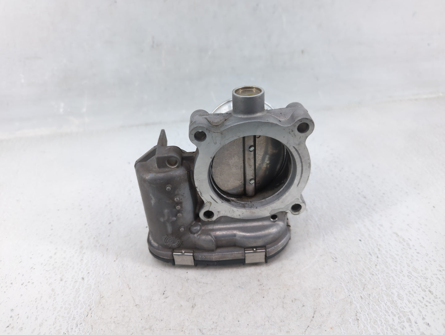 2014-2018 Ford Focus Throttle Body P/N:DS7E-9F991-BB Fits Fits 2014 2015 2016 2017 2018 2019 2020 2021 2022 OEM Used Auto Pa