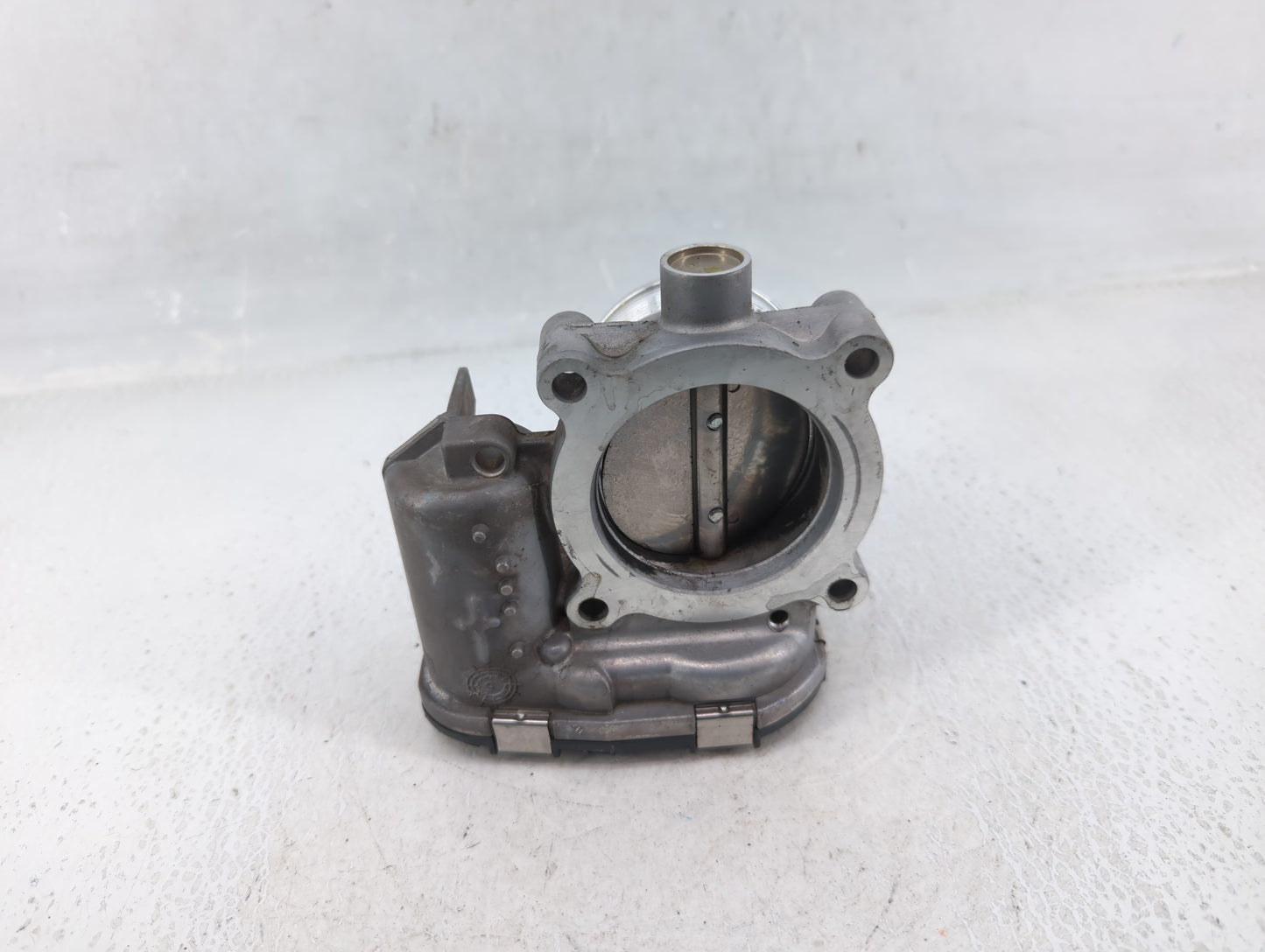 2014-2018 Ford Focus Throttle Body P/N:DS7E-9F991-BB Fits Fits 2014 2015 2016 2017 2018 2019 2020 2021 2022 OEM Used Auto Pa