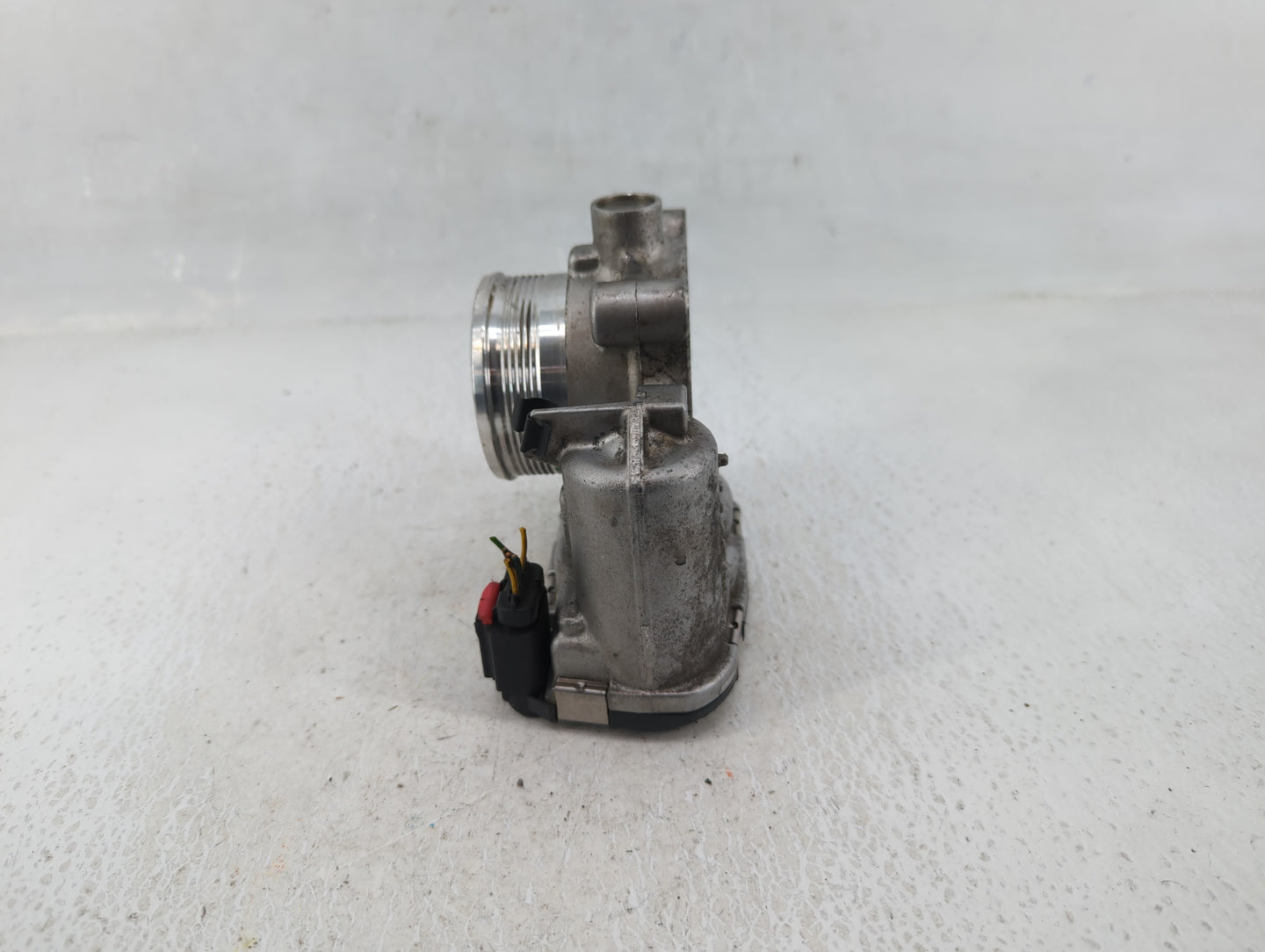 2014-2018 Ford Focus Throttle Body P/N:DS7E-9F991-BB Fits Fits 2014 2015 2016 2017 2018 2019 2020 2021 2022 OEM Used Auto Pa
