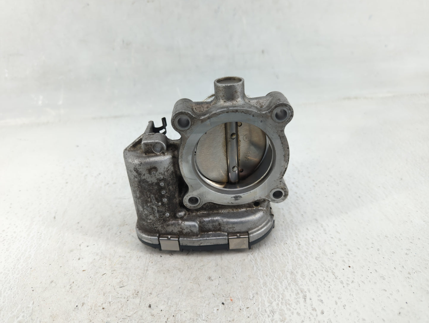 2014-2018 Ford Focus Throttle Body P/N:DS7E-9F991-BB Fits Fits 2014 2015 2016 2017 2018 2019 2020 2021 2022 OEM Used Auto Pa