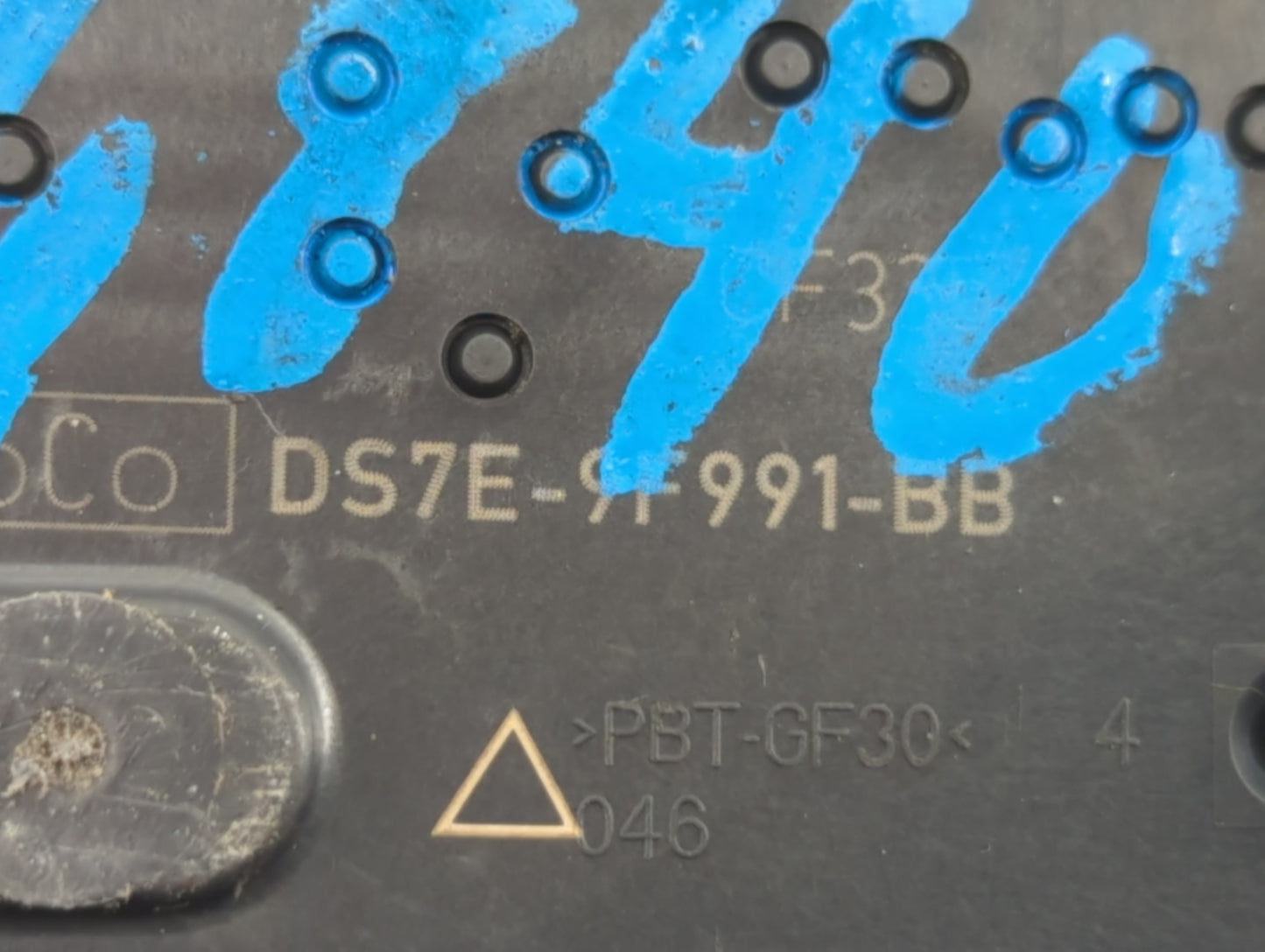 2014-2018 Ford Focus Throttle Body P/N:DS7E-9F991-BB Fits Fits 2014 2015 2016 2017 2018 2019 2020 2021 2022 OEM Used Auto Pa