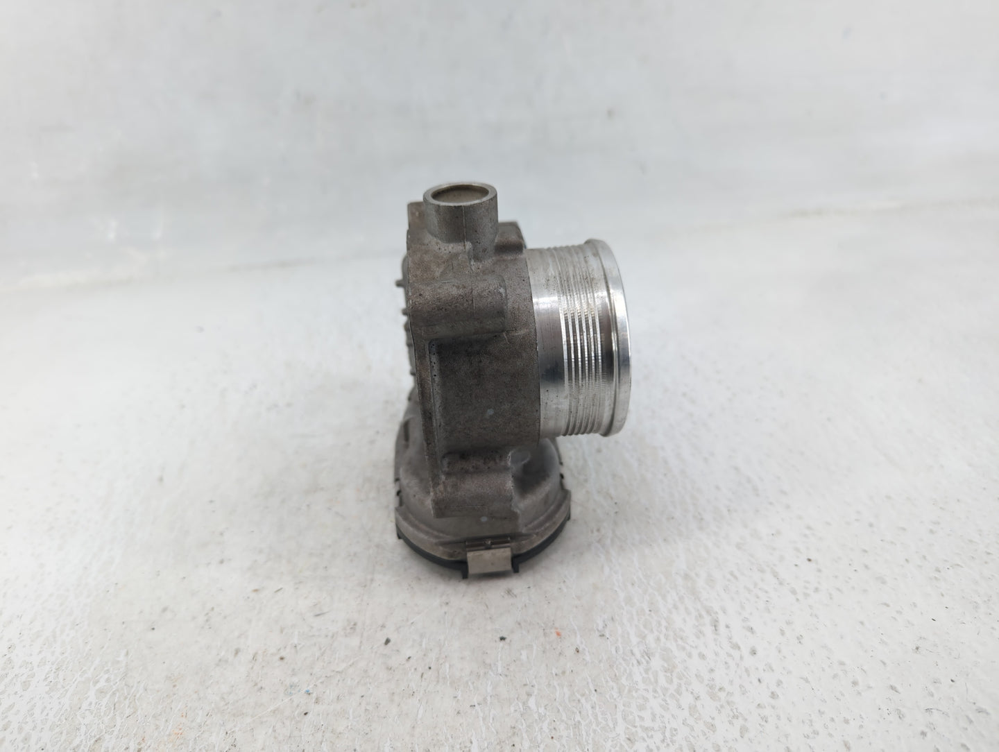 2014-2018 Ford Focus Throttle Body P/N:DS7E-9F991-BB Fits Fits 2014 2015 2016 2017 2018 2019 2020 2021 2022 OEM Used Auto Pa