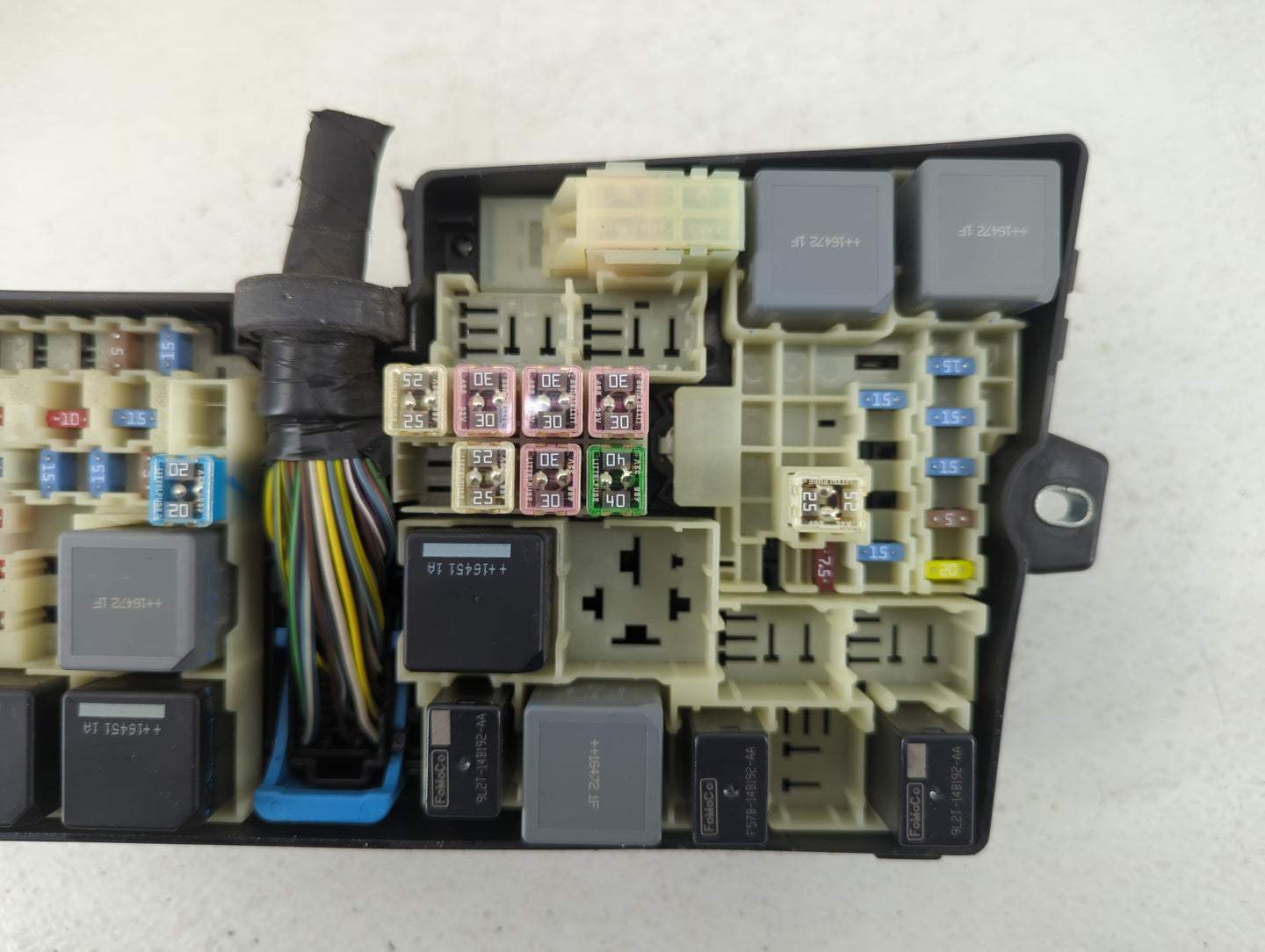 2017-2018 Ford Focus Fusebox Fuse Box Panel Relay Module P/N:AV6T-14A067-AD Fits Fits 2017 2018 OEM Used Auto Parts - Oemuse