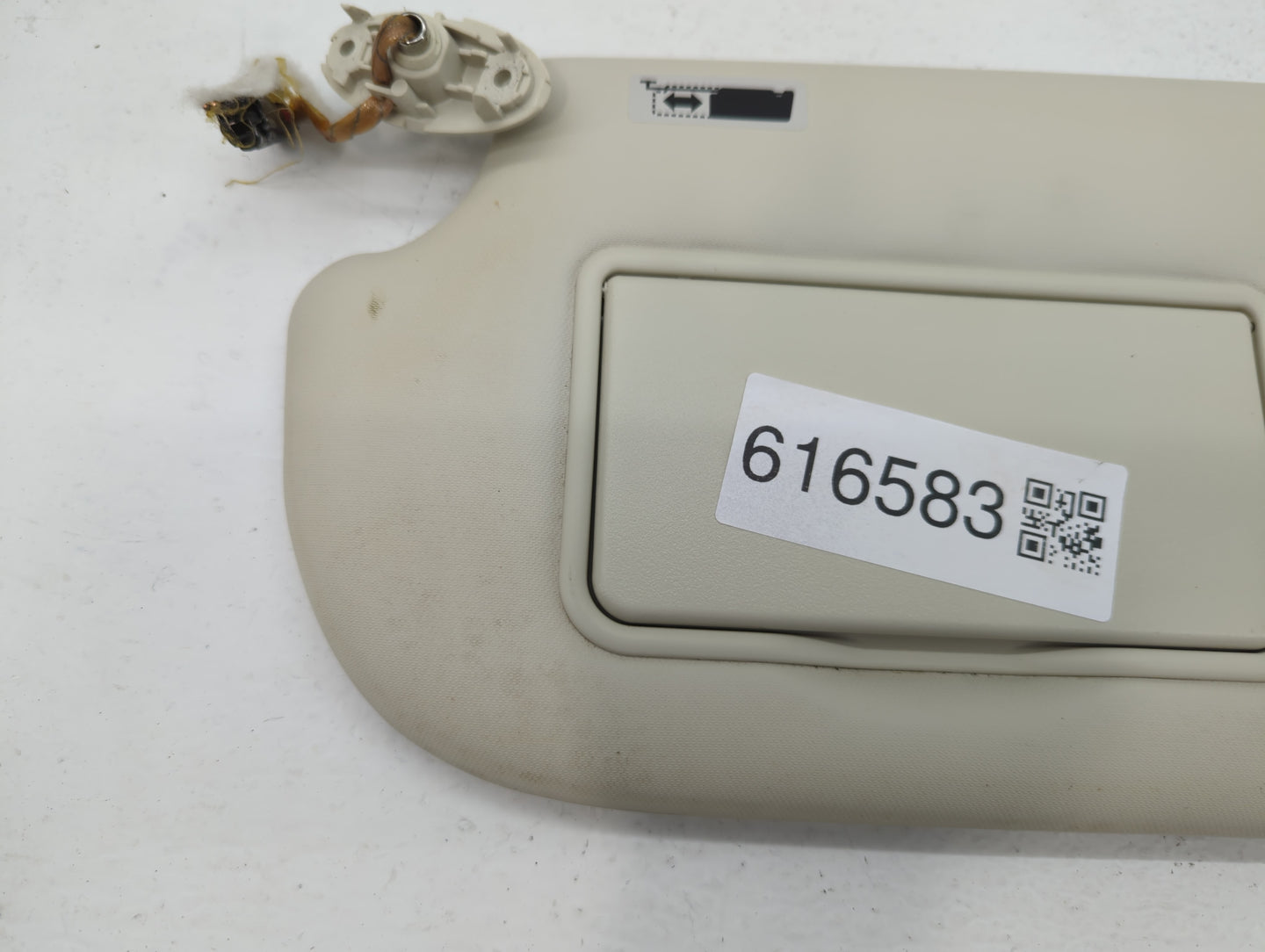 2013-2018 Ford Focus Sun Visor Shade Replacement Passenger Right Mirror Fits Fits 2013 2014 2015 2016 2017 2018 OEM Used Aut