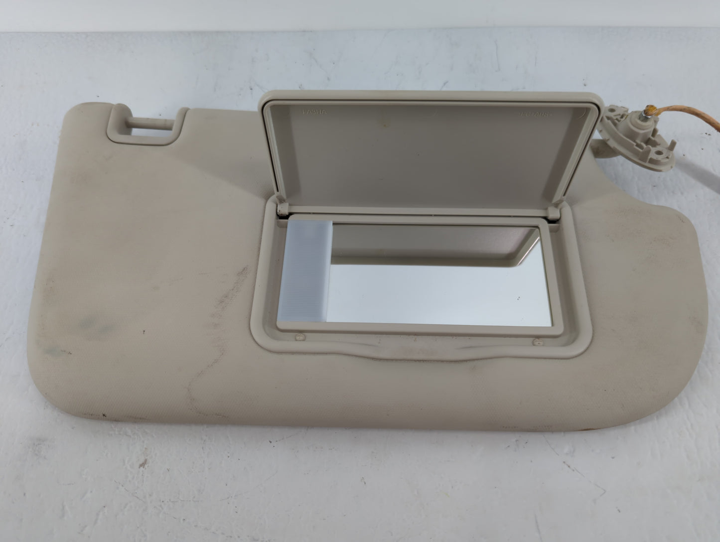 2013-2018 Ford Focus Sun Visor Shade Replacement Passenger Right Mirror Fits Fits 2013 2014 2015 2016 2017 2018 OEM Used Aut