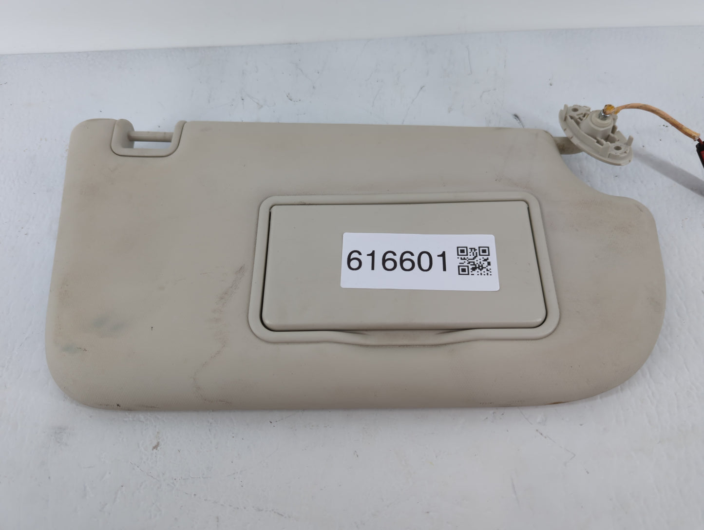 2013-2018 Ford Focus Sun Visor Shade Replacement Passenger Right Mirror Fits Fits 2013 2014 2015 2016 2017 2018 OEM Used Aut