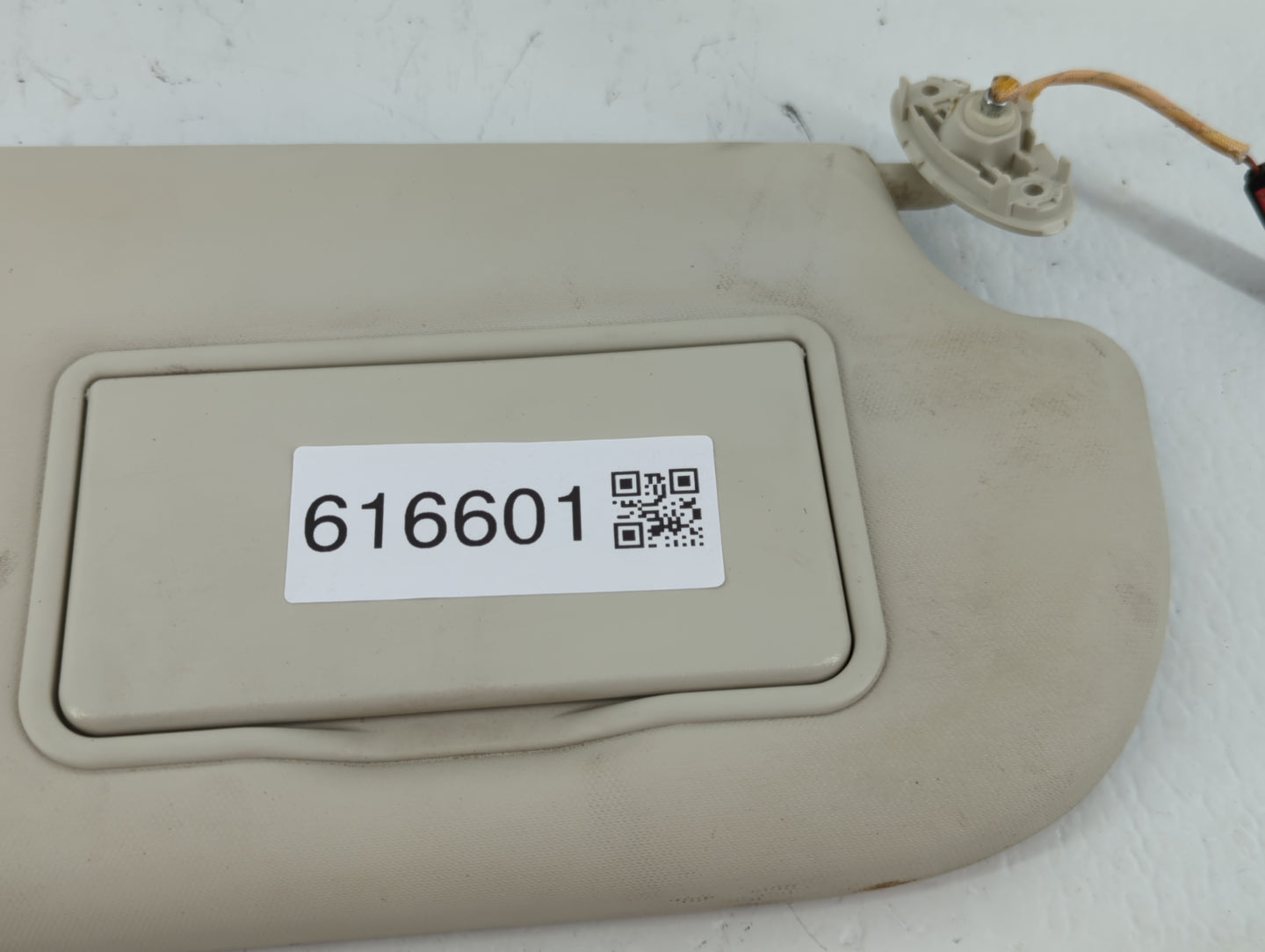 2013-2018 Ford Focus Sun Visor Shade Replacement Passenger Right Mirror Fits Fits 2013 2014 2015 2016 2017 2018 OEM Used Aut