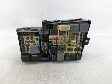 2017-2018 Ford Focus Fusebox Fuse Box Panel Relay Module P/N:AV6T-14A067-AD Fits Fits 2017 2018 OEM Used Auto Parts - Oemuse