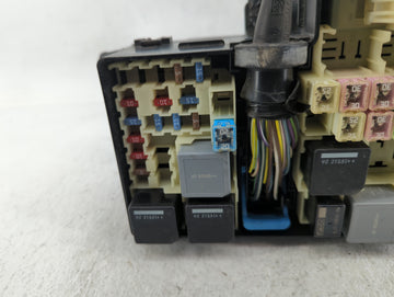 2017-2018 Ford Focus Fusebox Fuse Box Panel Relay Module P/N:AV6T-14A067-AD Fits Fits 2017 2018 OEM Used Auto Parts