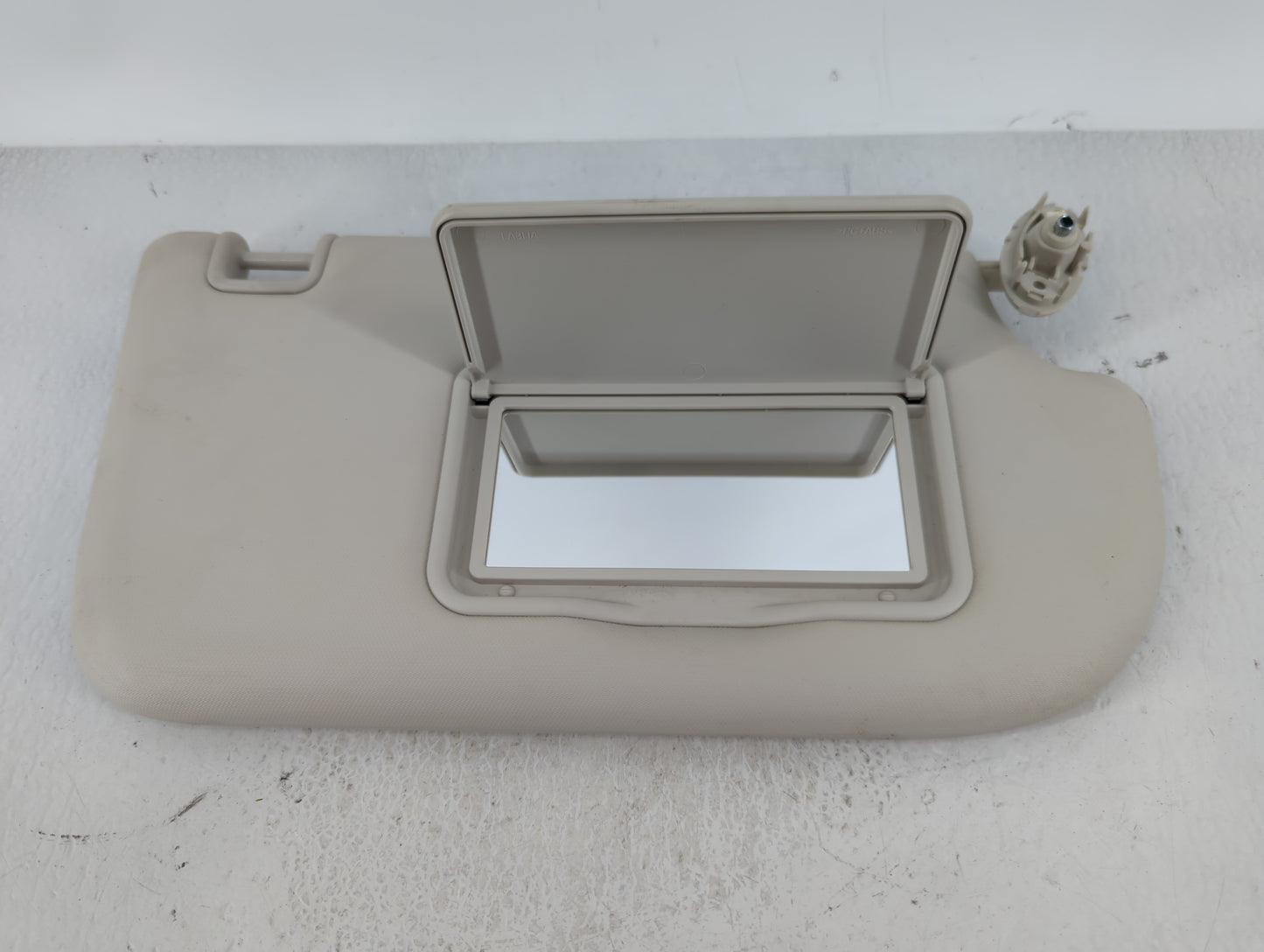 2013-2015 Ford Focus Sun Visor Shade Replacement Passenger Right Mirror Fits Fits 2013 2014 2015 OEM Used Auto Parts - Oemus