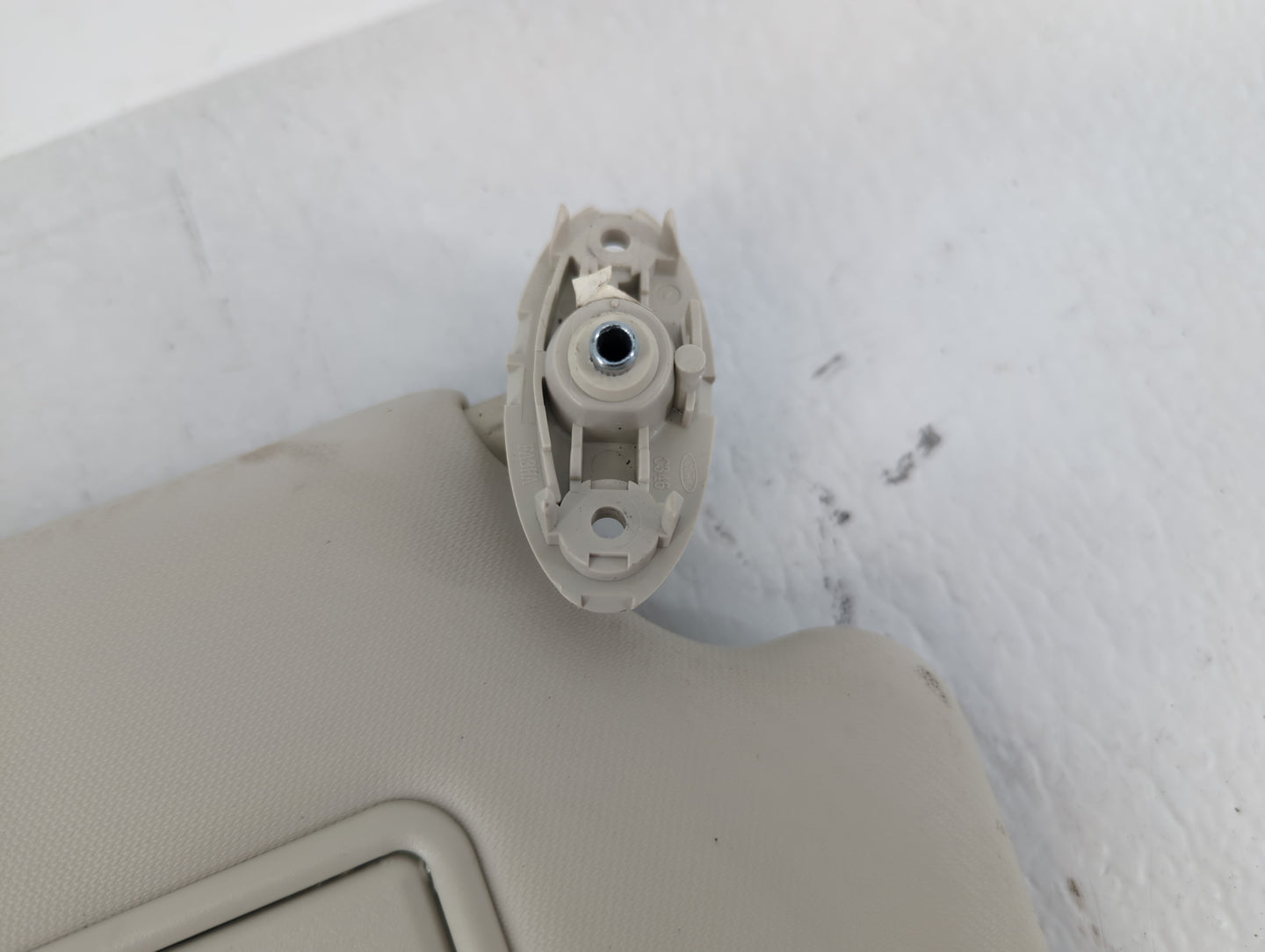 2013-2015 Ford Focus Sun Visor Shade Replacement Passenger Right Mirror Fits Fits 2013 2014 2015 OEM Used Auto Parts - Oemus