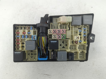 compare product 2017-2018 Ford Focus Fusebox Fuse Box Panel Relay Module P/N:AV6T-14A142-AB Fits Fits 2017 2018 OEM Used Auto Parts