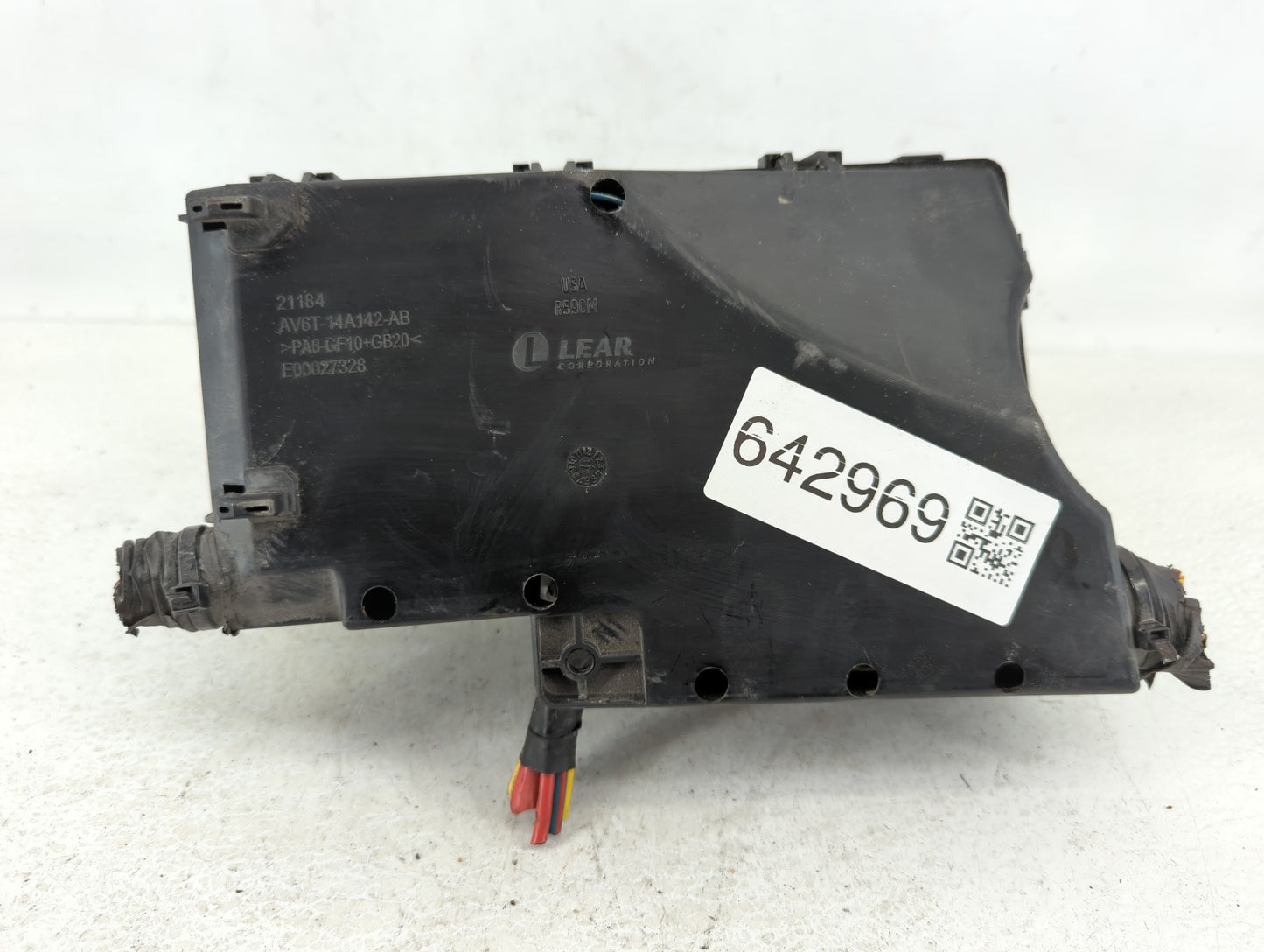2017-2018 Ford Focus Fusebox Fuse Box Panel Relay Module P/N:E02345500 AV6T-14A067-AD Fits Fits 2017 2018 OEM Used Auto Part