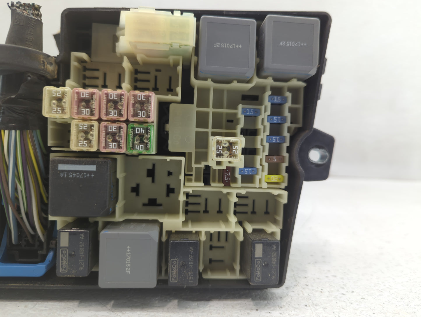2017-2018 Ford Focus Fusebox Fuse Box Panel Relay Module P/N:AV6T-14A142-AB Fits Fits 2017 2018 OEM Used Auto Parts - Oemuse