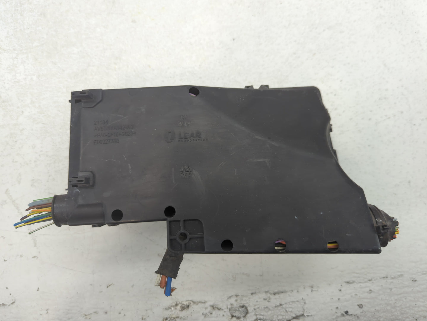 2017-2018 Ford Focus Fusebox Fuse Box Panel Relay Module P/N:AV6T-14A142-AB Fits Fits 2017 2018 OEM Used Auto Parts - Oemuse